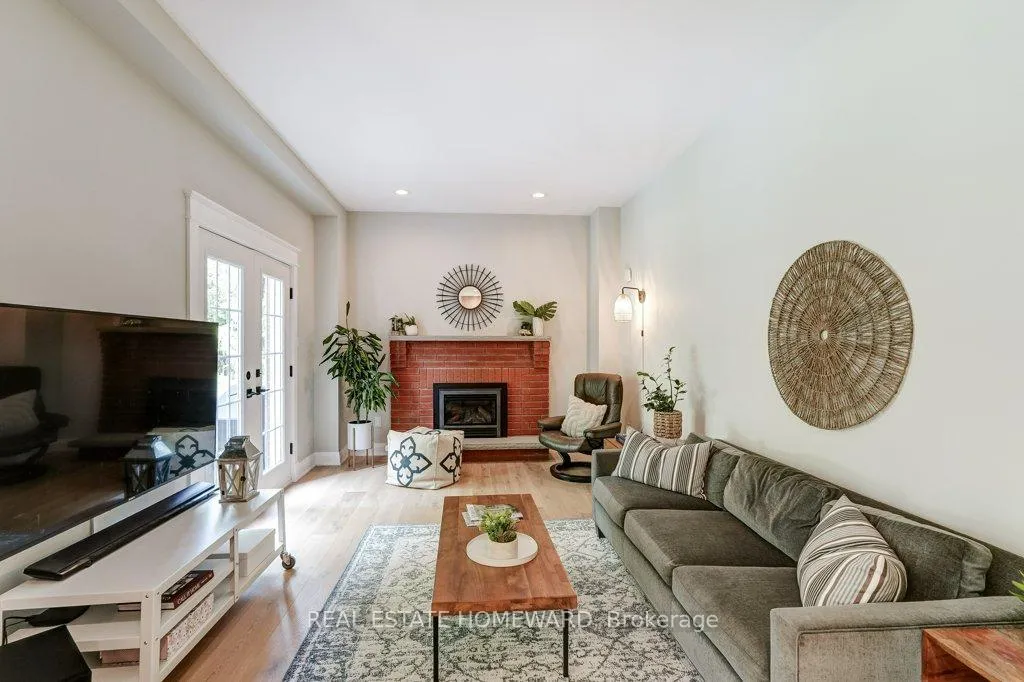 Photo 18 of 98 Woodview Drive, Pickering, Rougemount — HOMEH