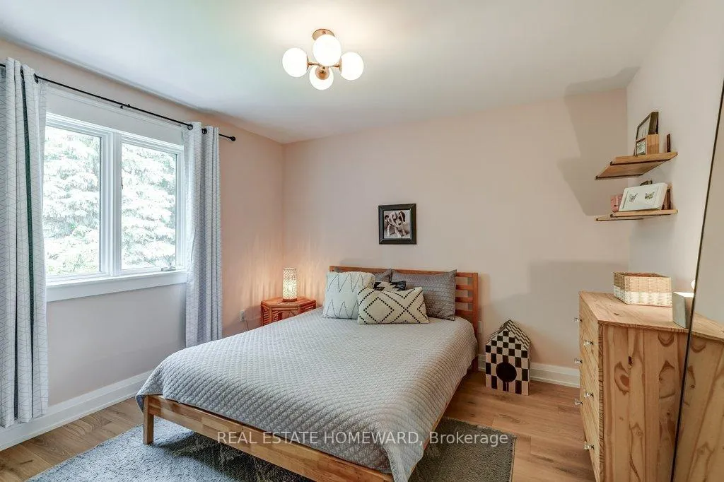 Photo 37 of 98 Woodview Drive, Pickering, Rougemount — HOMEH