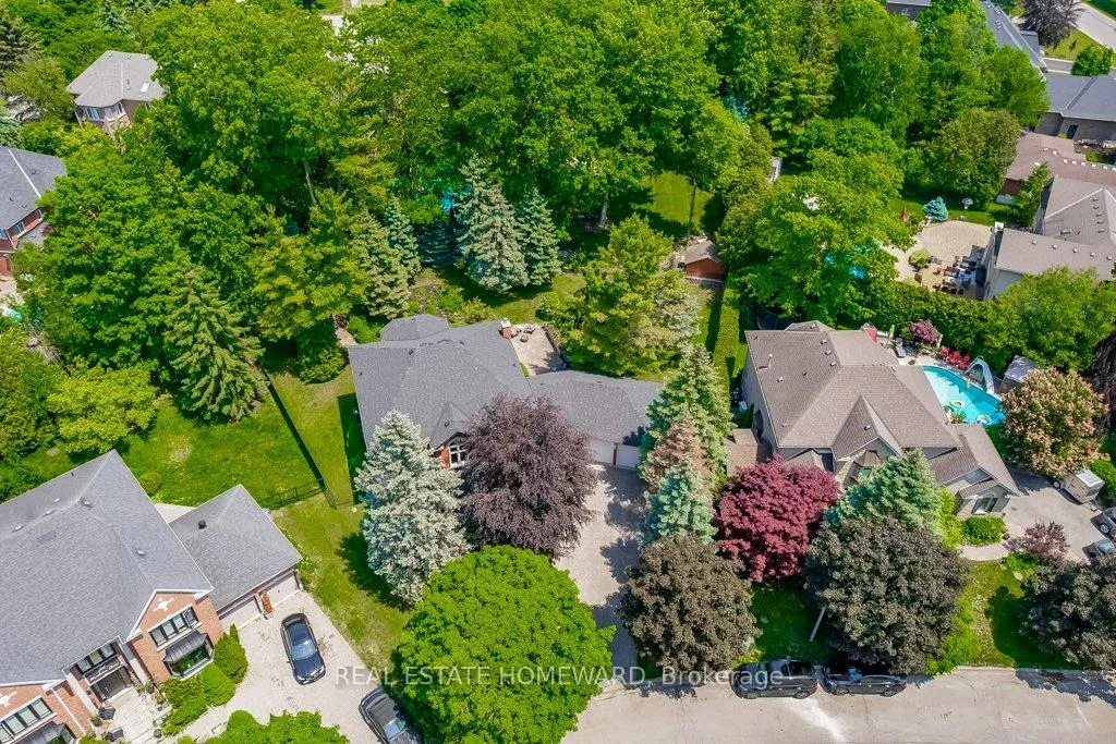 Photo 42 of 98 Woodview Drive, Pickering, Rougemount — HOMEH