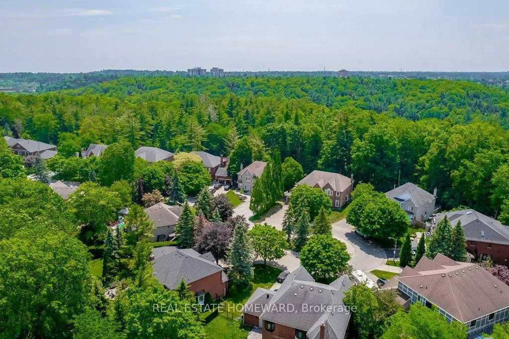 Photo 45 of 98 Woodview Drive, Pickering, Rougemount — HOMEH