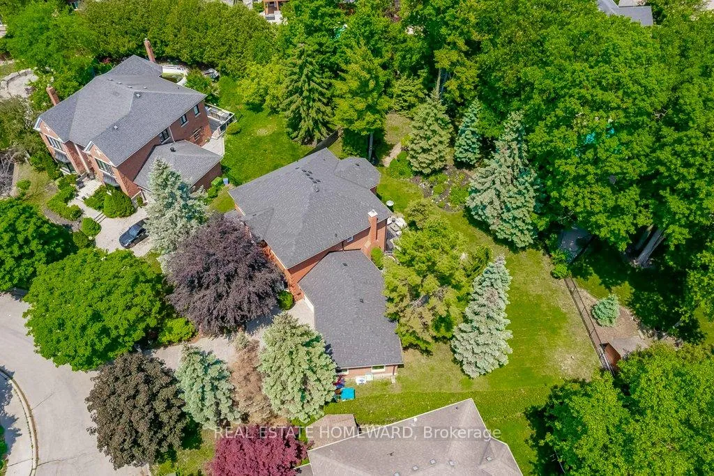 Photo 47 of 98 Woodview Drive, Pickering, Rougemount — HOMEH