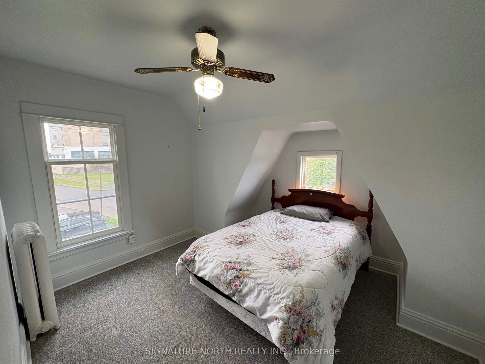 Photo 8 of 390 Ambrose, Thunder Bay, Court / Cumberland — HOMEH