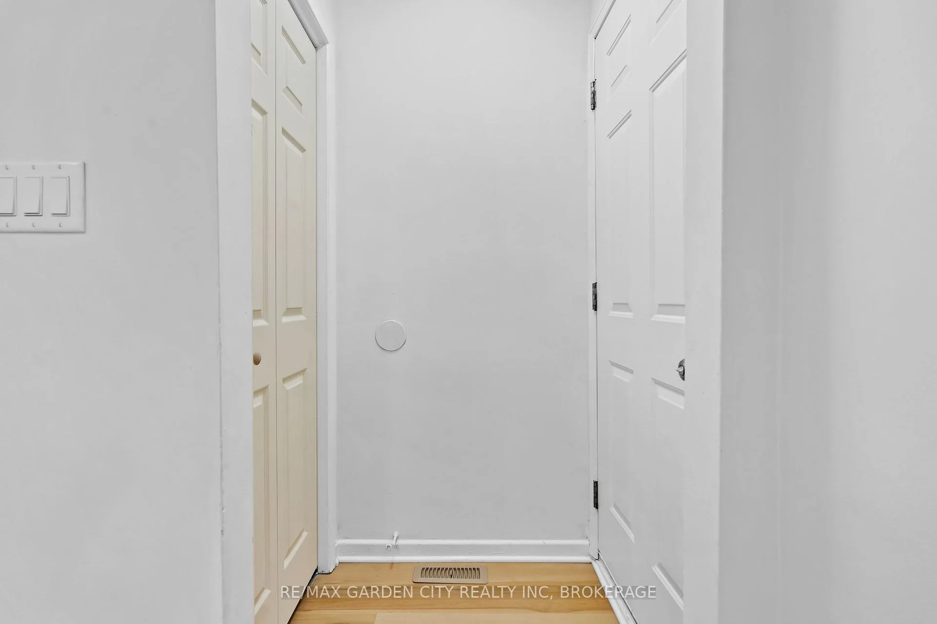 Photo 2 of 94 Tupper Drive, Thorold, Confederation Heights — HOMEH