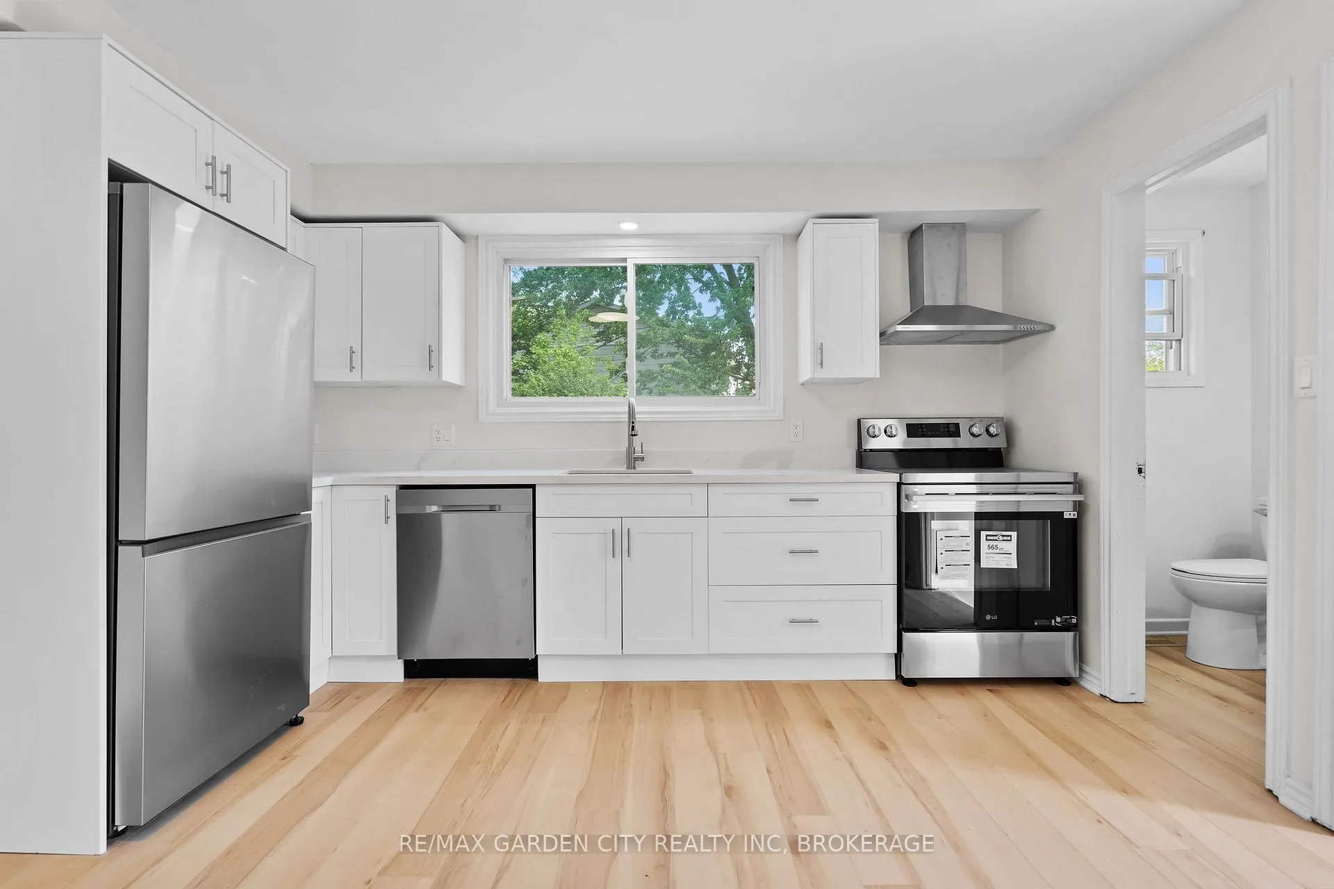 Photo 6 of 94 Tupper Drive, Thorold, Confederation Heights — HOMEH