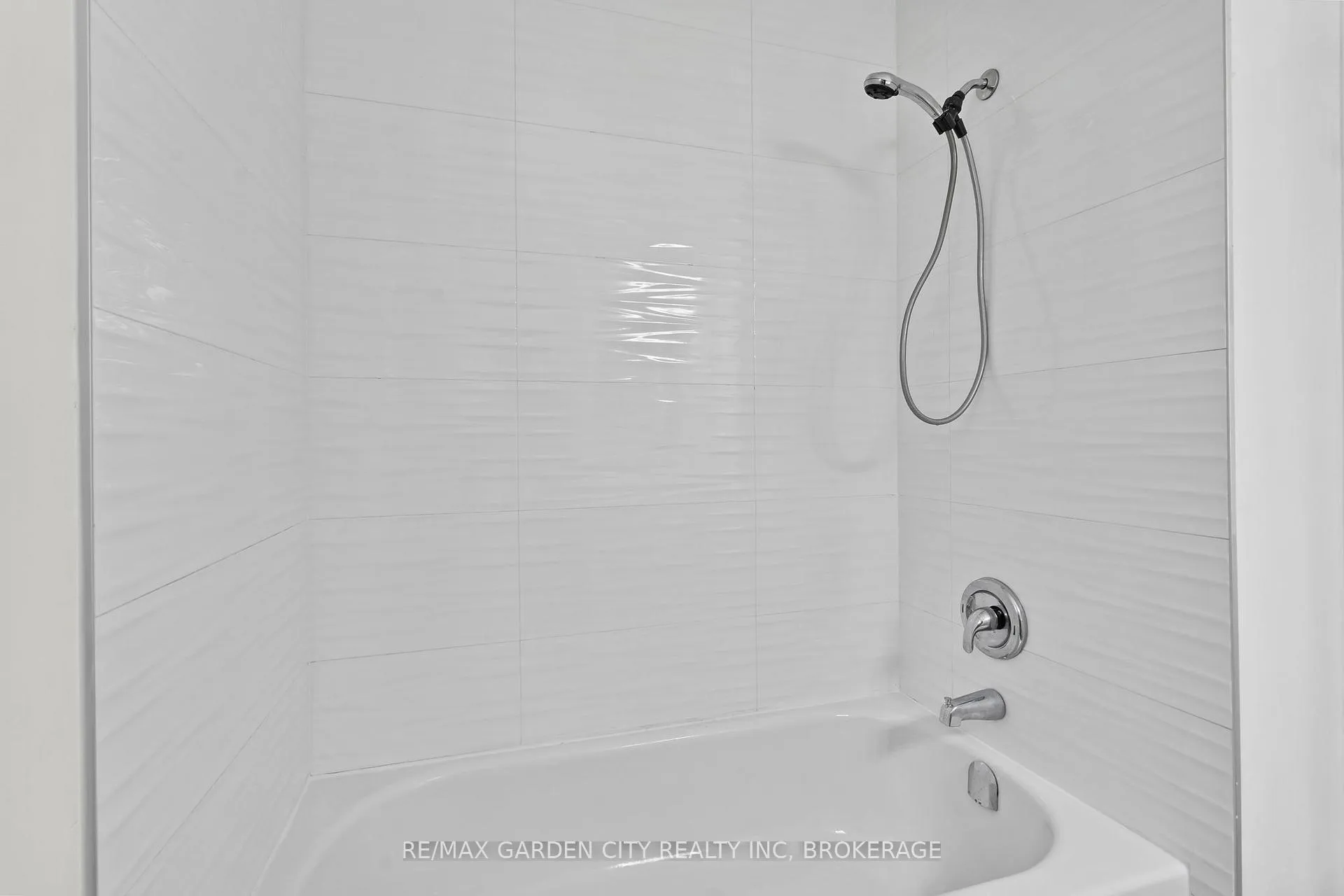 Photo 10 of 94 Tupper Drive, Thorold, Confederation Heights — HOMEH