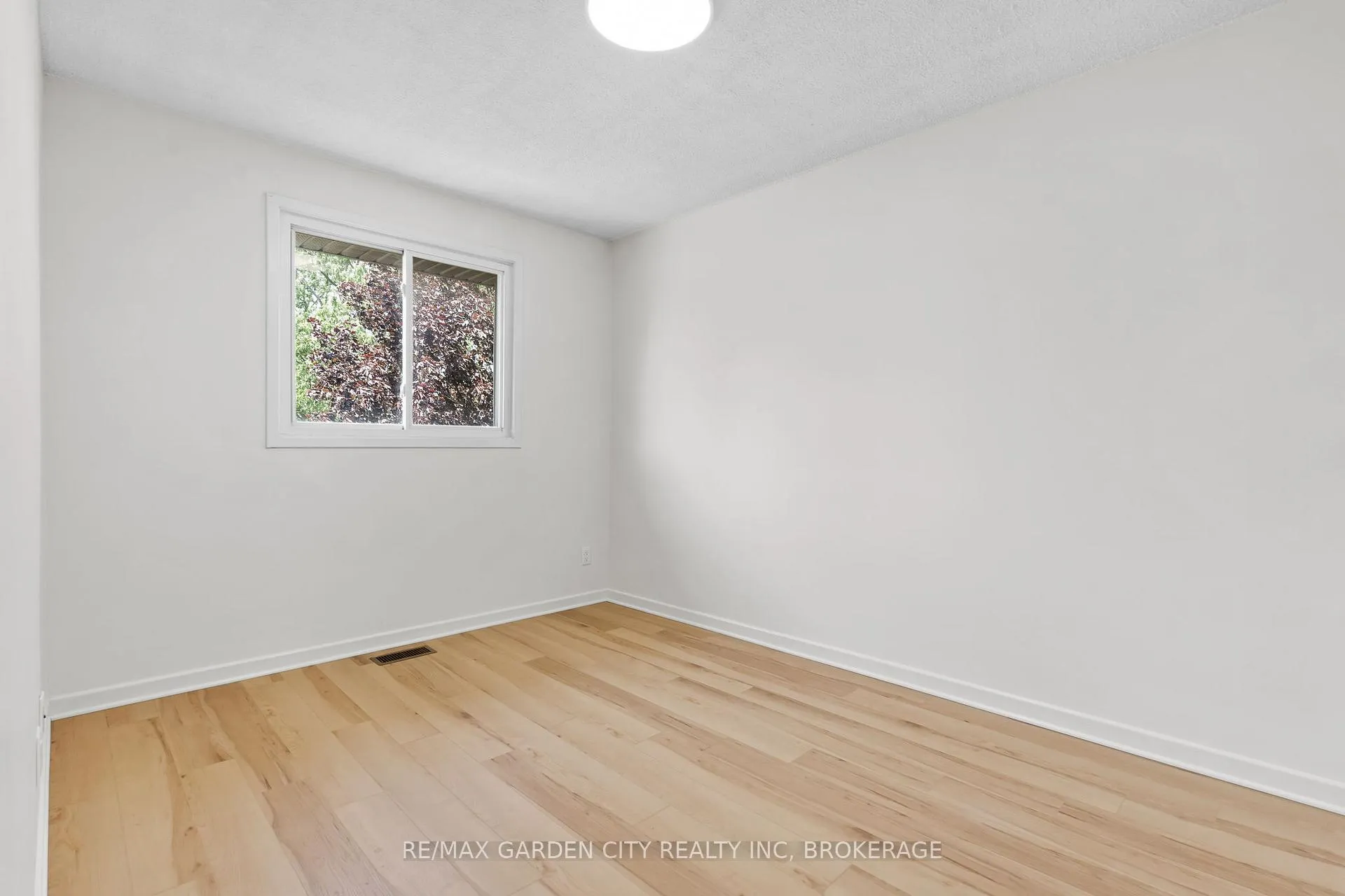 Photo 13 of 94 Tupper Drive, Thorold, Confederation Heights — HOMEH