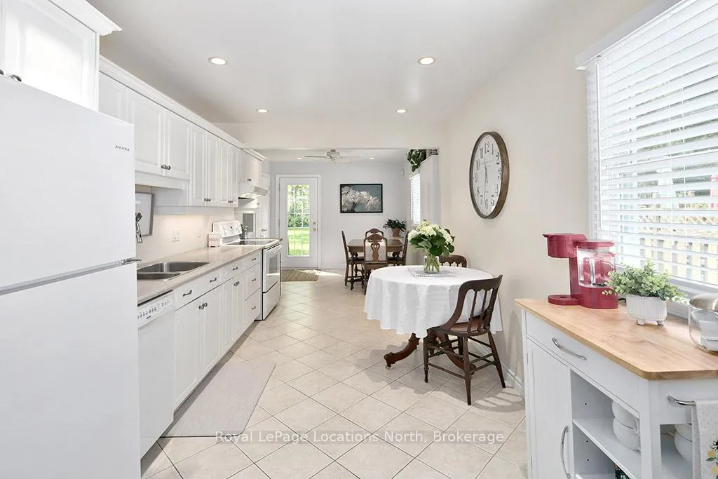 Photo 12 of 114 Eighth Street, Collingwood — HOMEH
