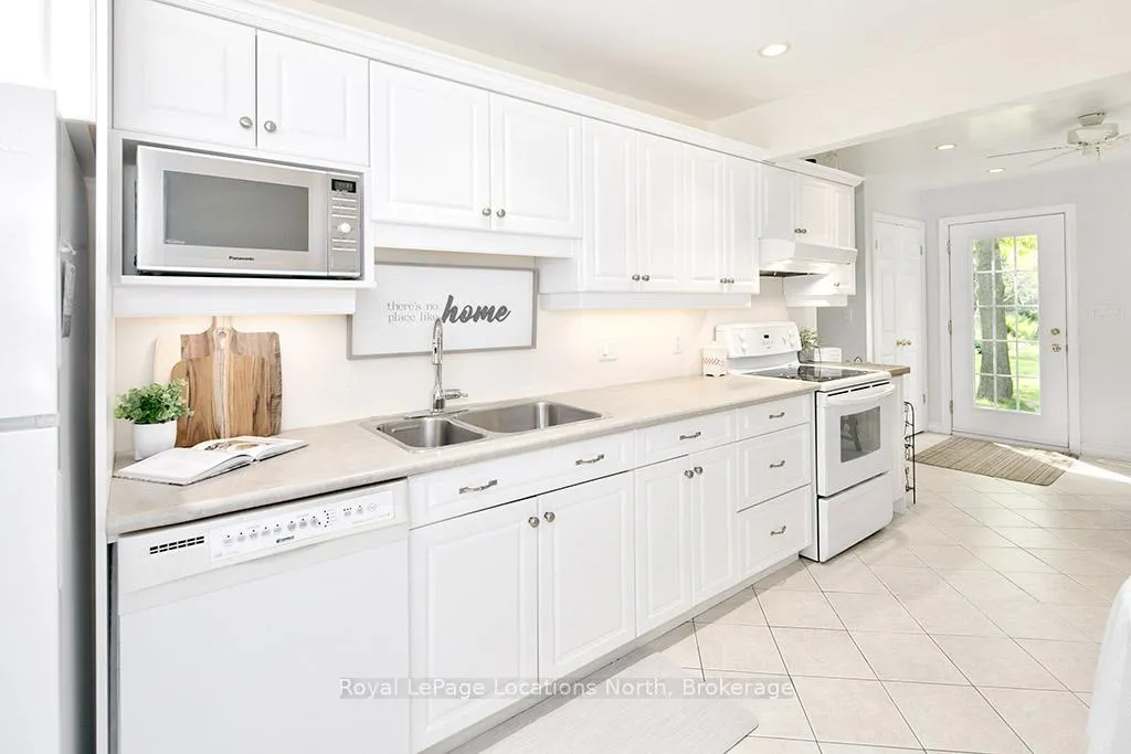 Photo 13 of 114 Eighth Street, Collingwood — HOMEH
