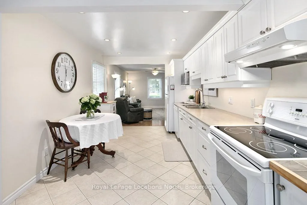 Photo 14 of 114 Eighth Street, Collingwood — HOMEH