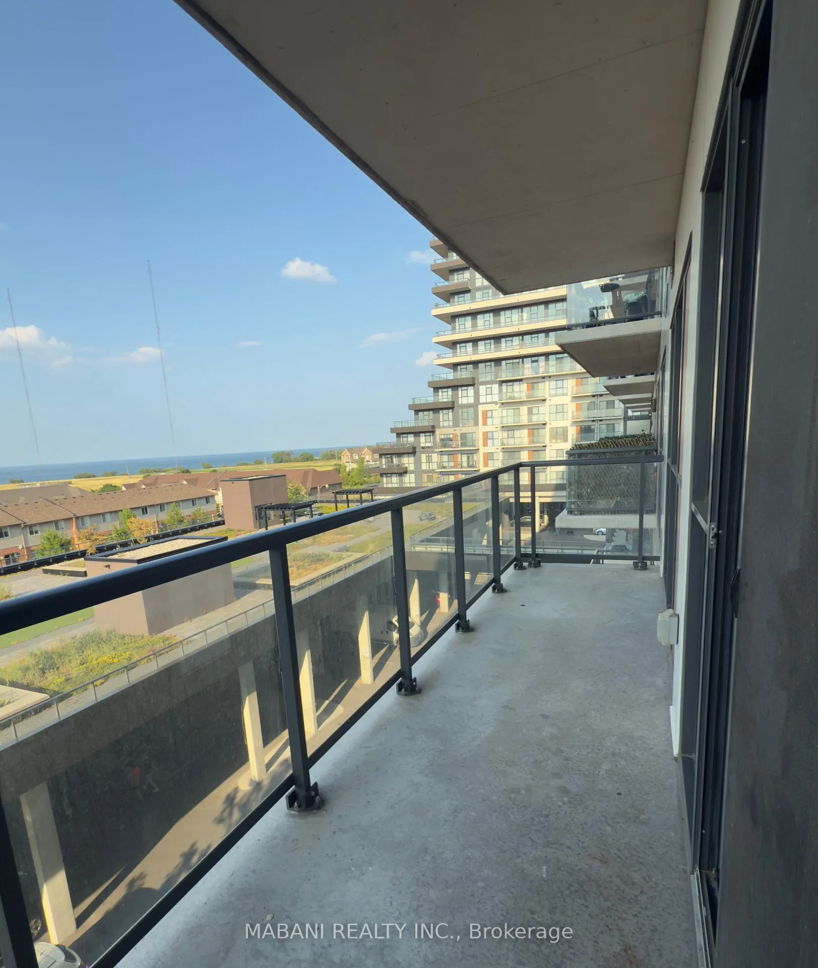 Photo 3 of Unit 405, 560 North Service Road, Grimsby, Grimsby Beach — HOMEH