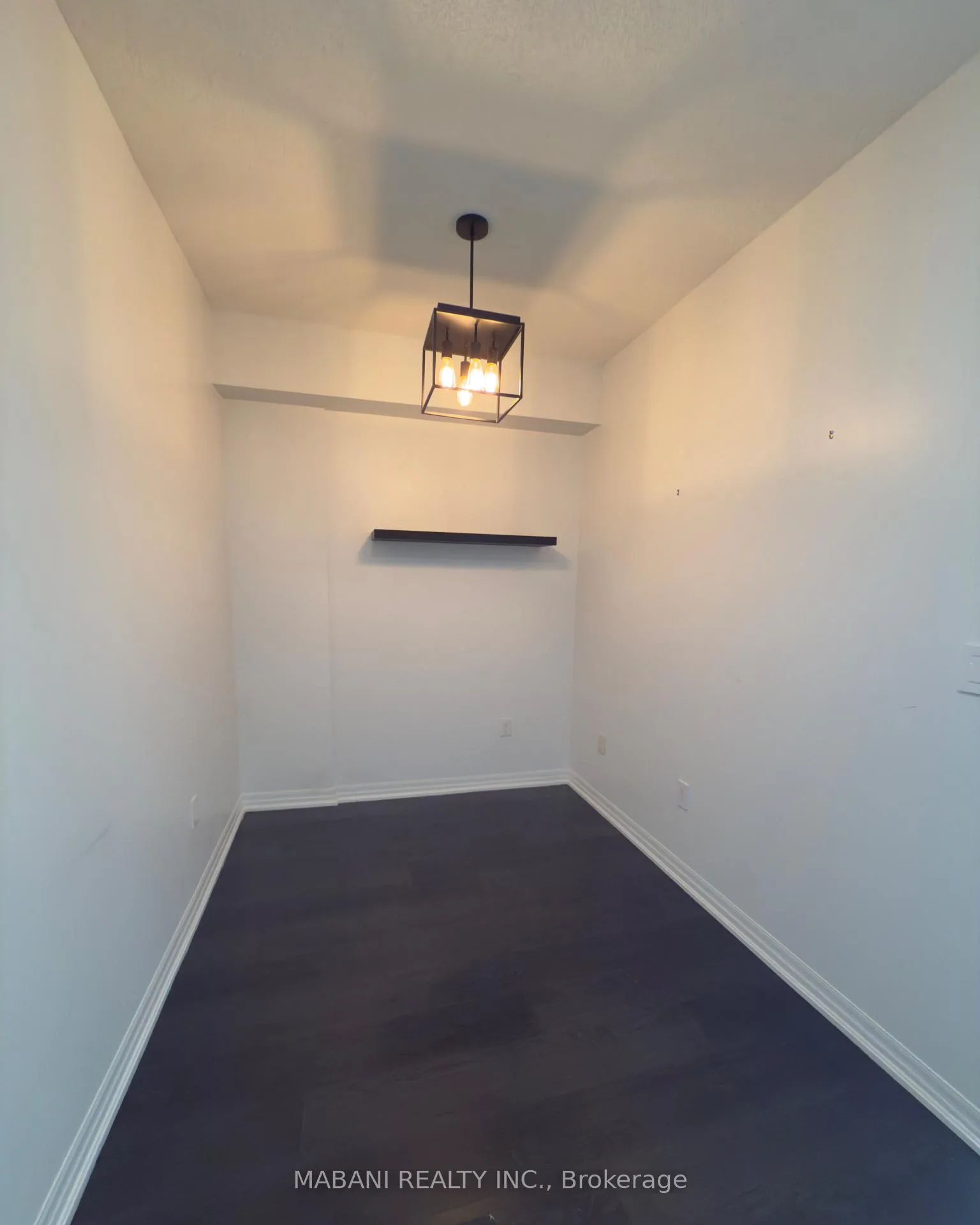 Photo 7 of Unit 405, 560 North Service Road, Grimsby, Grimsby Beach — HOMEH