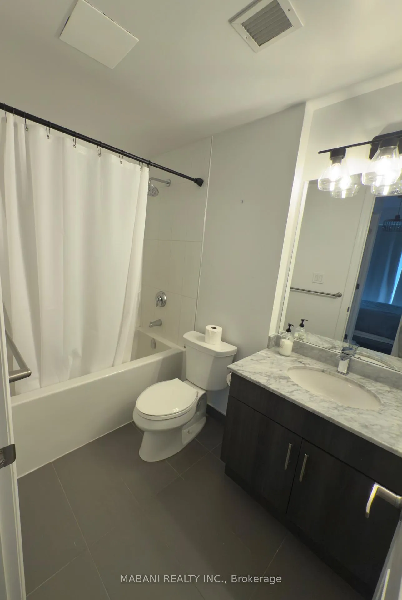 Photo 9 of Unit 405, 560 North Service Road, Grimsby, Grimsby Beach — HOMEH