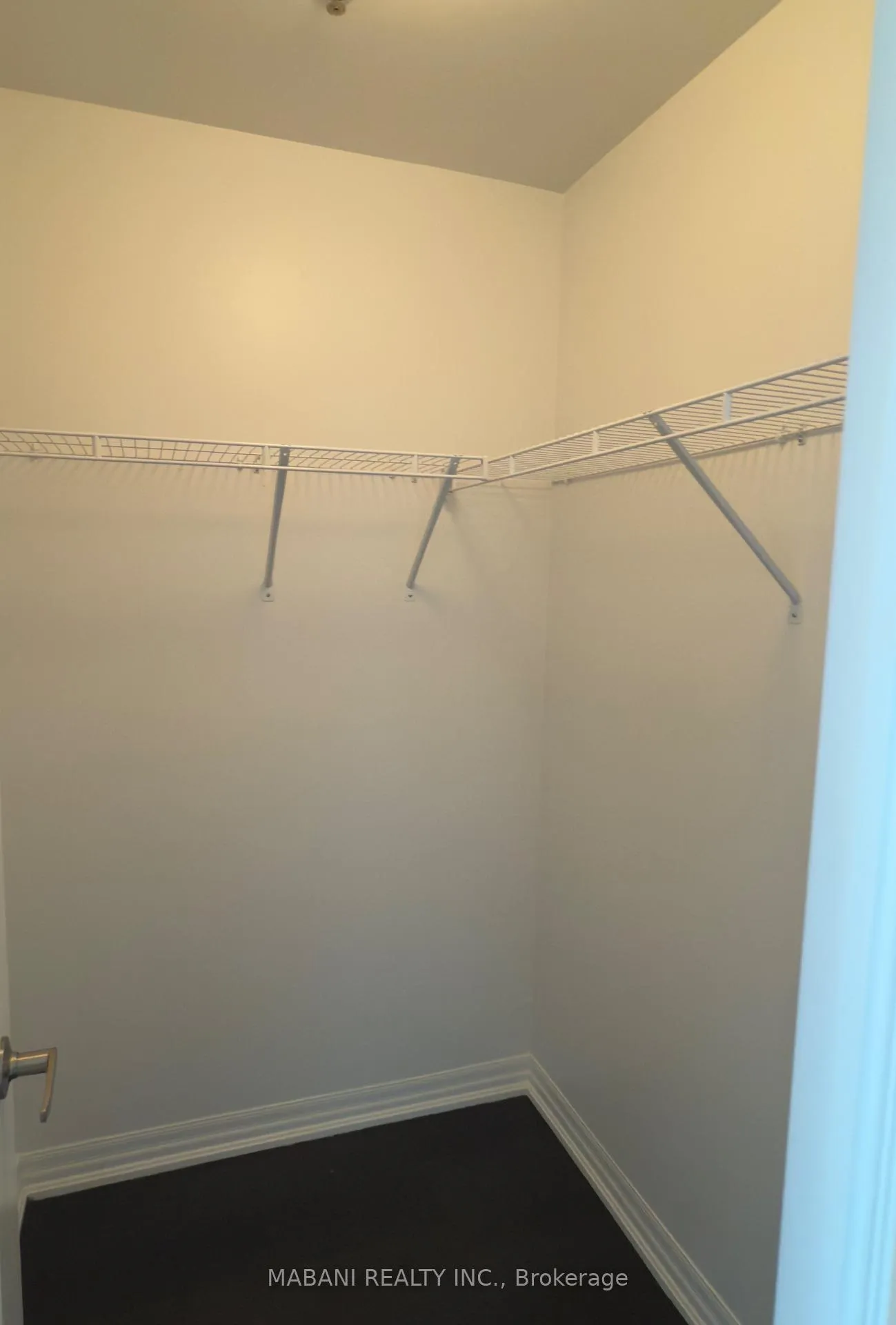 Photo 13 of Unit 405, 560 North Service Road, Grimsby, Grimsby Beach — HOMEH