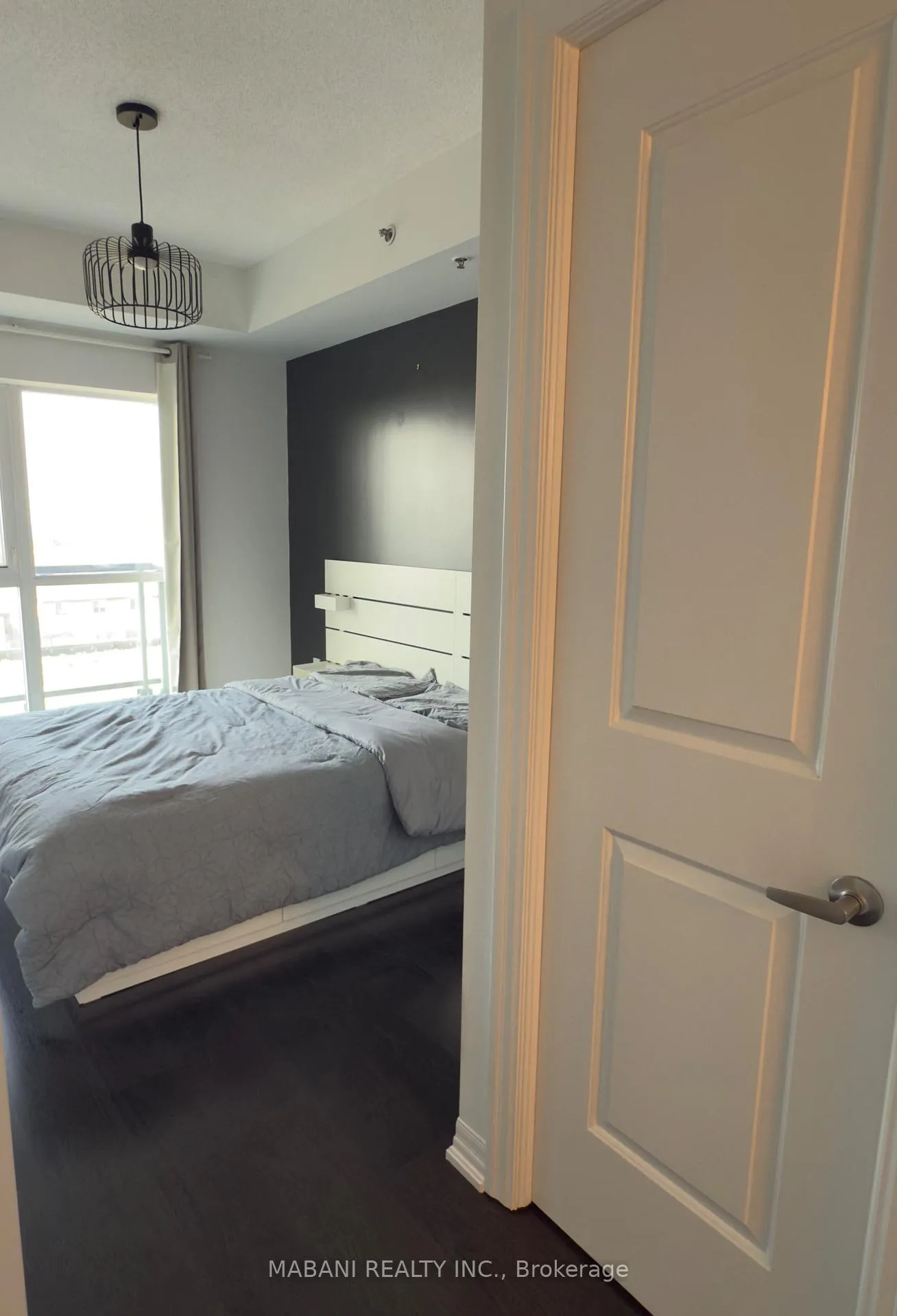 Photo 14 of Unit 405, 560 North Service Road, Grimsby, Grimsby Beach — HOMEH