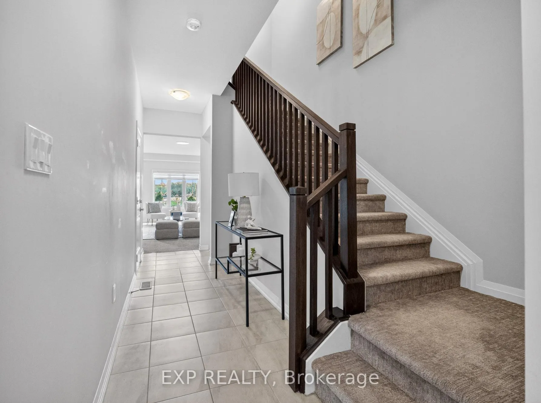 Photo 3 of 7372 Marvel Drive, Niagara Falls, Brown — HOMEH