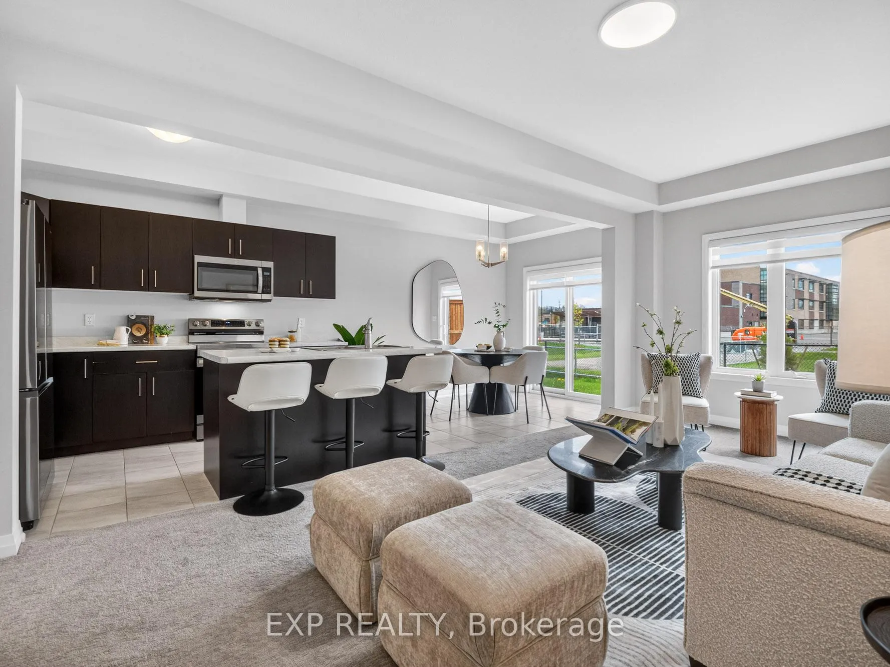Photo 5 of 7372 Marvel Drive, Niagara Falls, Brown — HOMEH