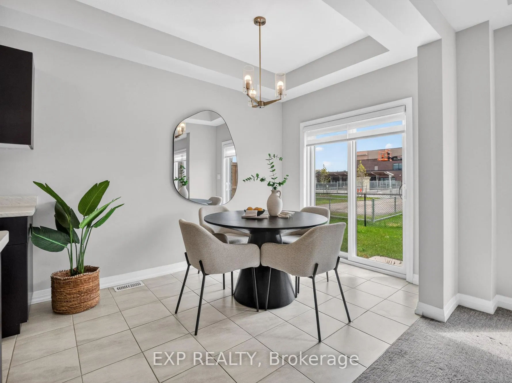 Photo 9 of 7372 Marvel Drive, Niagara Falls, Brown — HOMEH