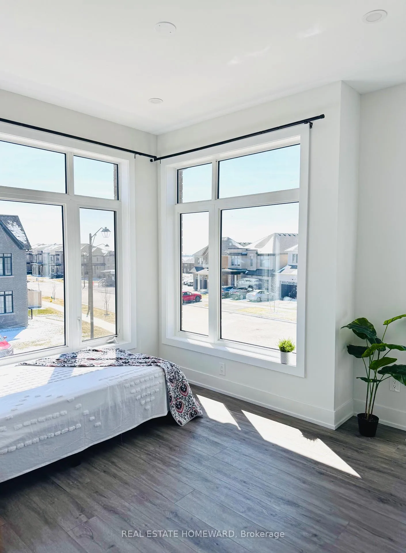 Photo 21 of 960 Lockie Drive, Oshawa, Kedron — HOMEH