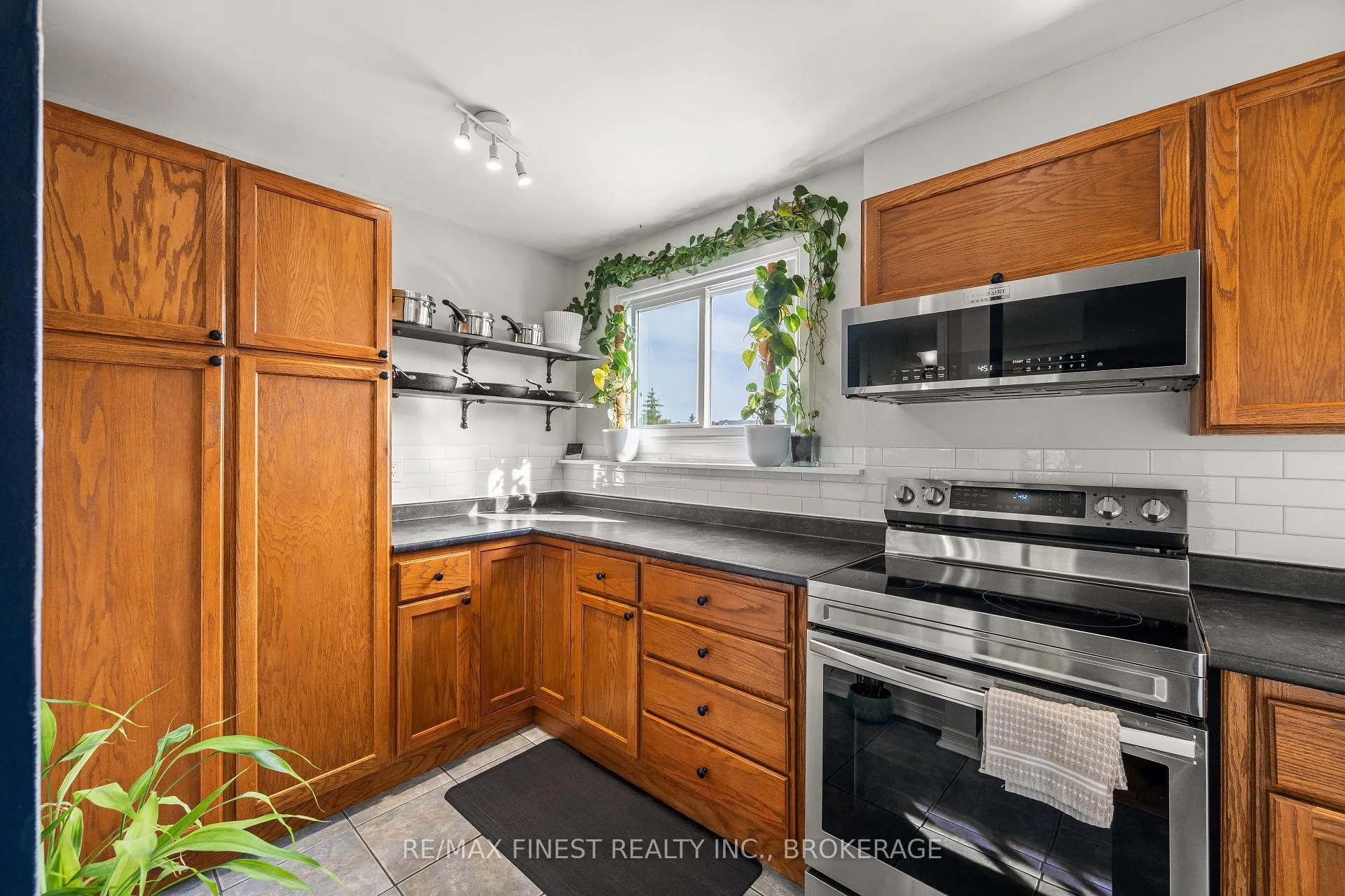 Photo 16 of 1083 Craig Lane, Kingston, South of Taylor-Kidd Blvd — HOMEH