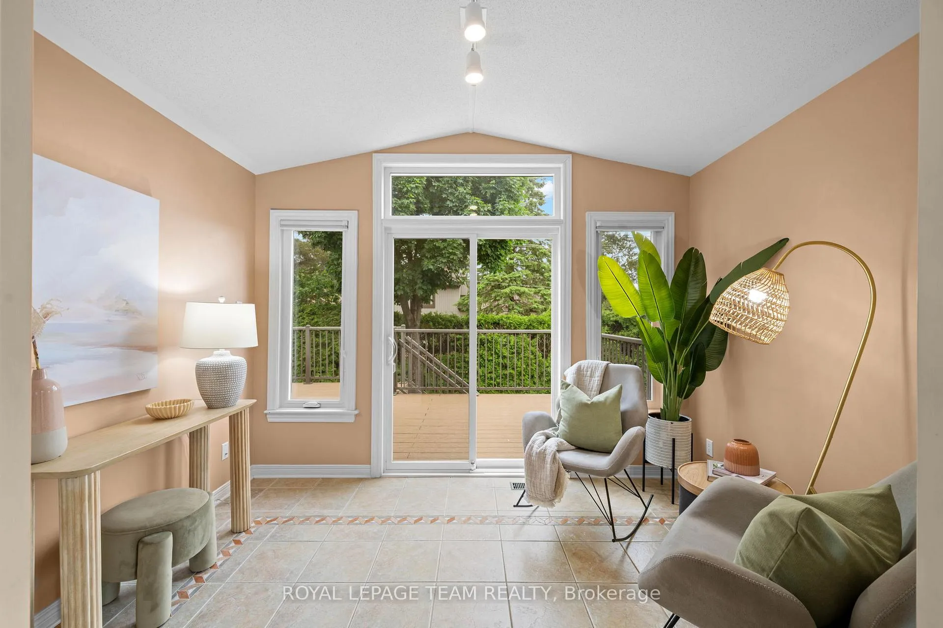 Photo 12 of 47 Stowgrass Crescent, Ottawa, Stittsville (Central) — HOMEH