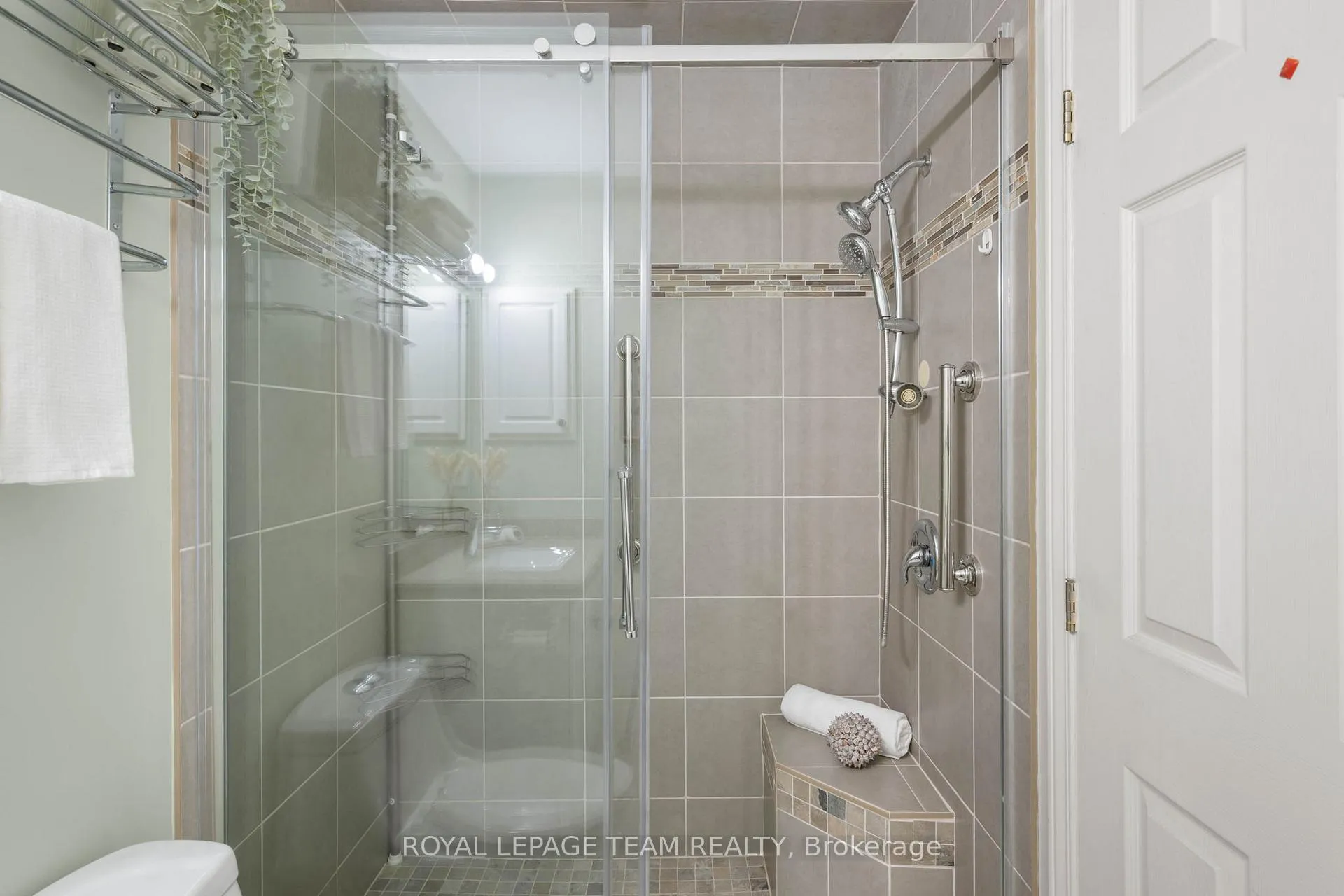 Photo 21 of 47 Stowgrass Crescent, Ottawa, Stittsville (Central) — HOMEH