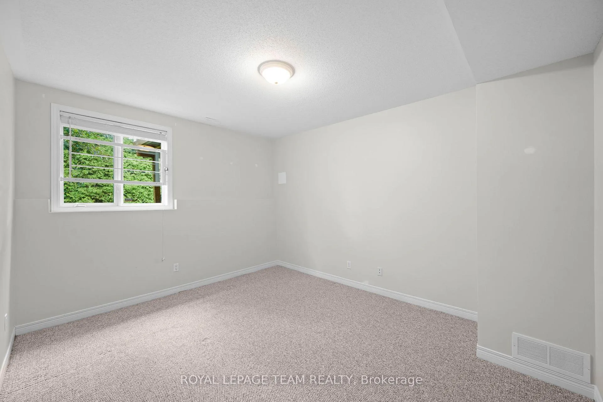 Photo 26 of 47 Stowgrass Crescent, Ottawa, Stittsville (Central) — HOMEH