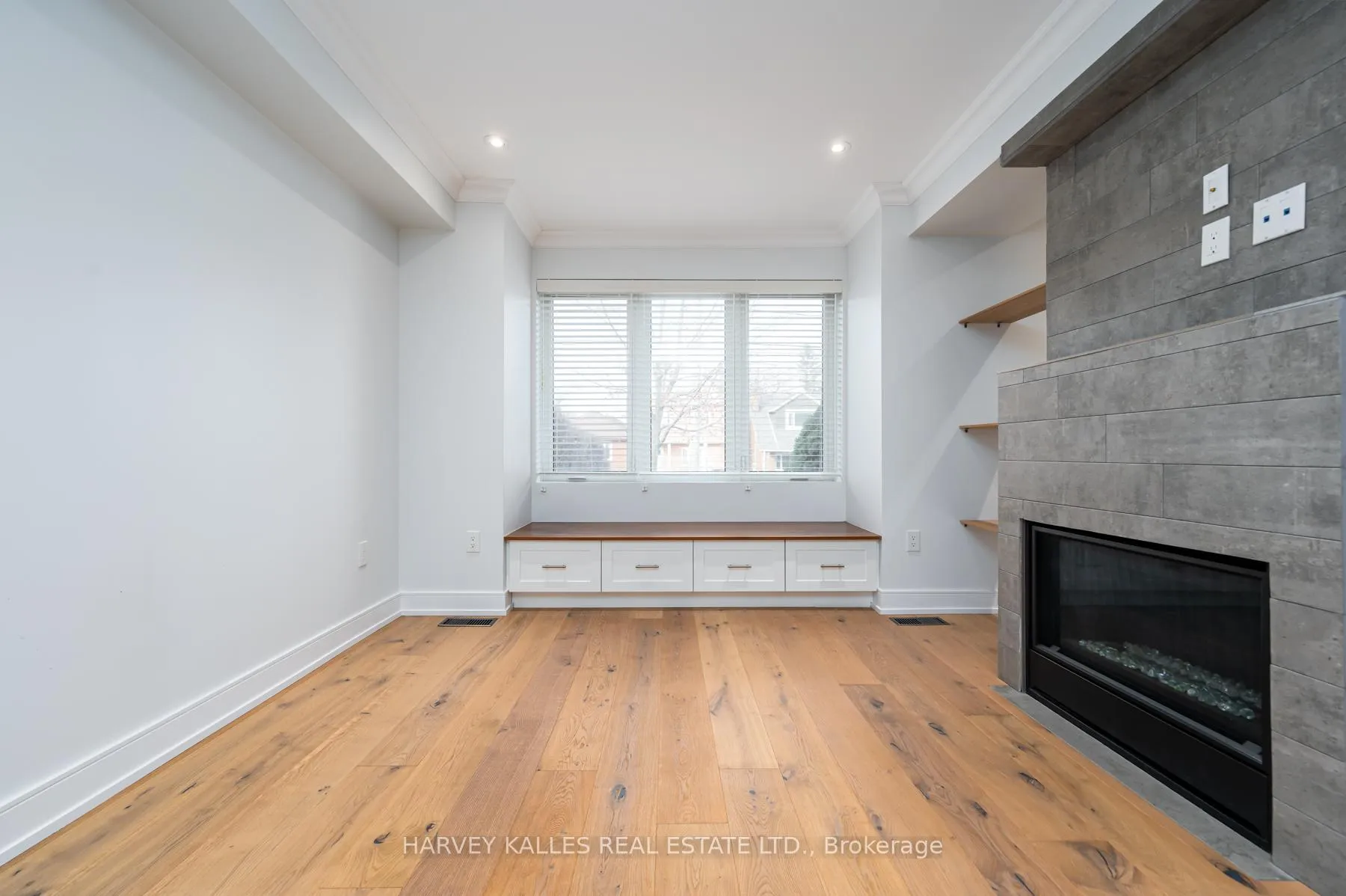 Photo 7 of 175 Lawrence Avenue W, Toronto, Lawrence Park South — HOMEH