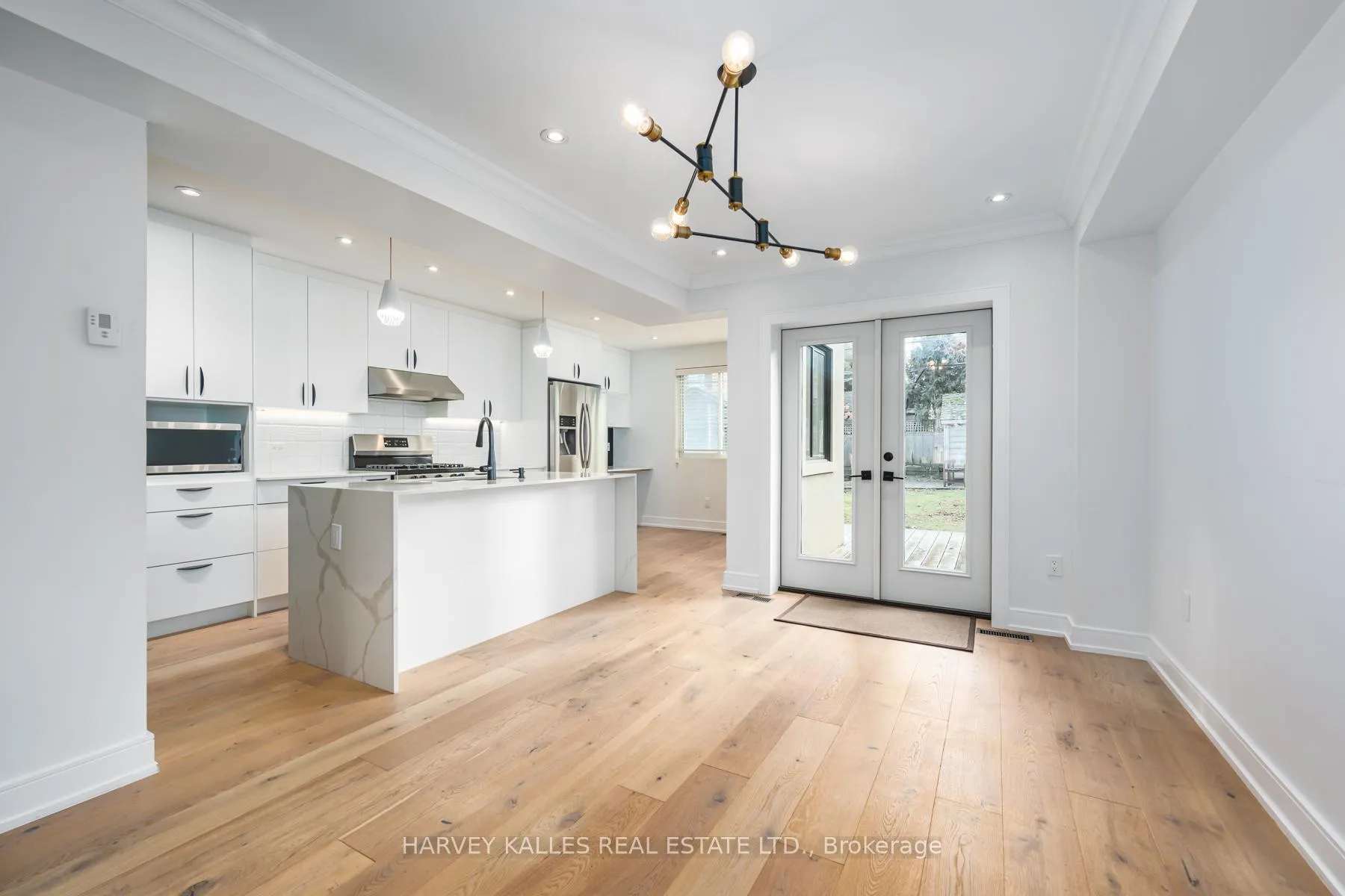 Photo 8 of 175 Lawrence Avenue W, Toronto, Lawrence Park South — HOMEH