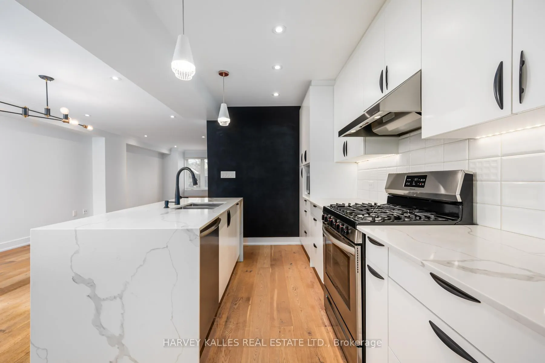 Photo 13 of 175 Lawrence Avenue W, Toronto, Lawrence Park South — HOMEH