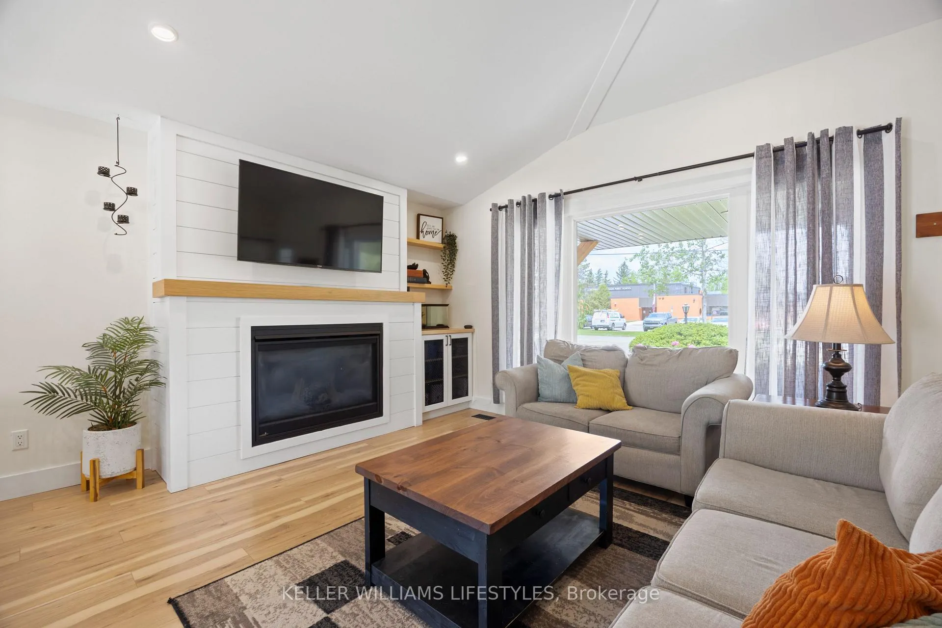 Photo 9 of 167 Mcleod Street, North Middlesex, Parkhill — HOMEH