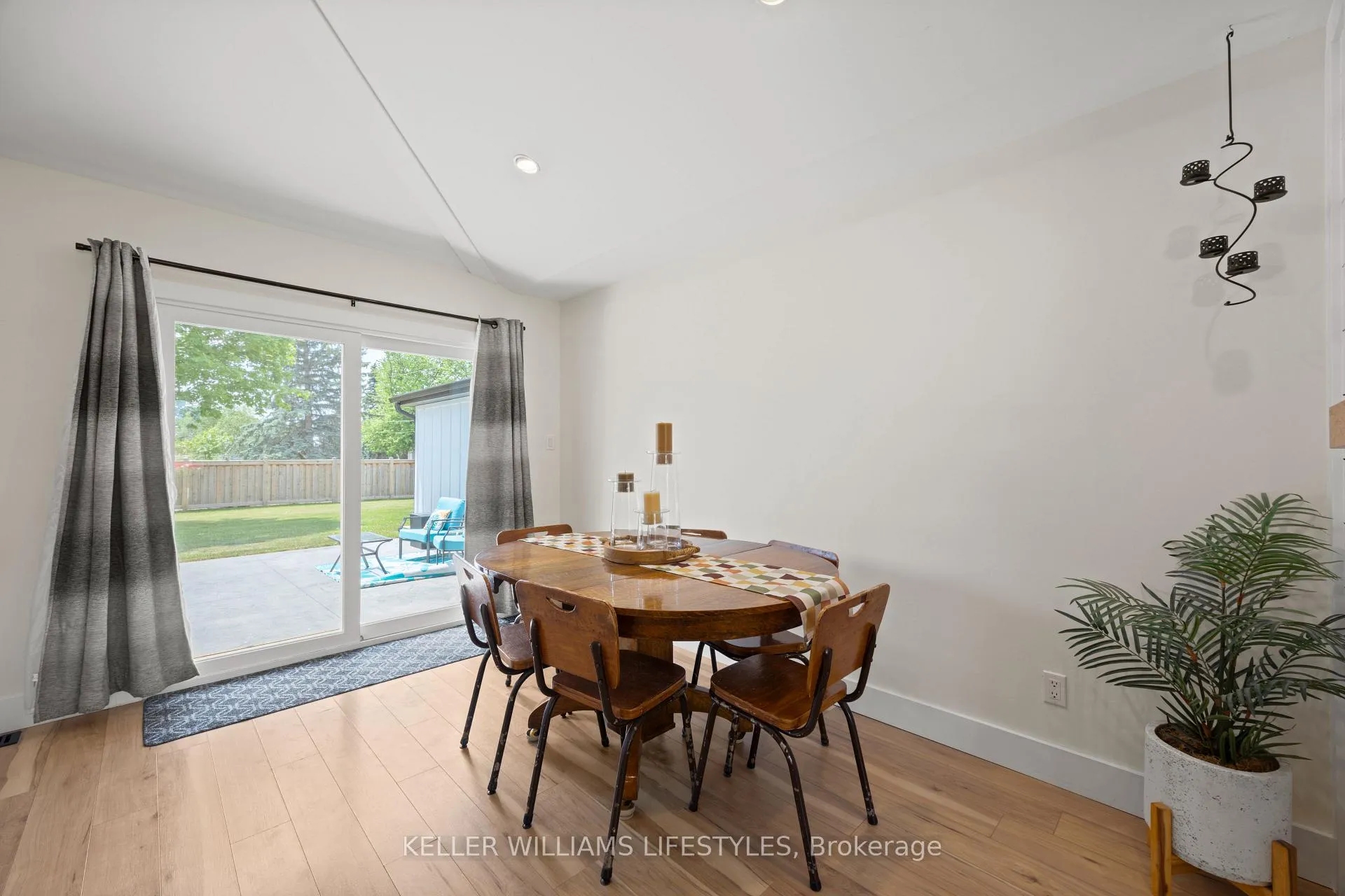 Photo 17 of 167 Mcleod Street, North Middlesex, Parkhill — HOMEH