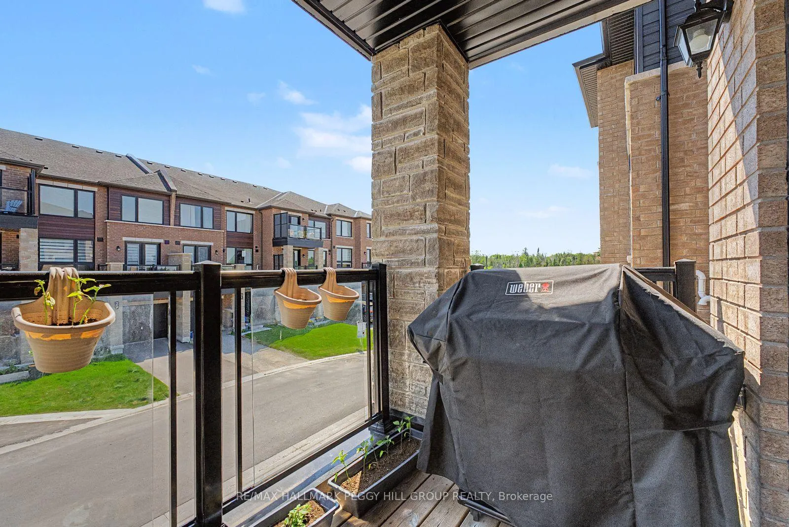 Photo 12 of 30 Red Maple Lane, Barrie, Innis-Shore — HOMEH