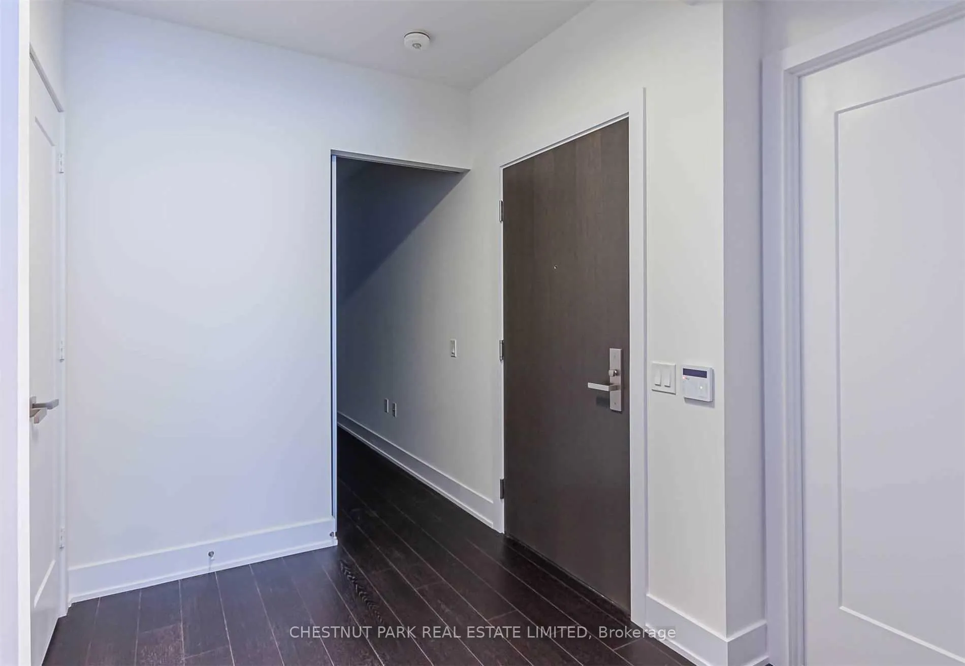 Photo 4 of Unit 405, 6 Jackes Avenue, Toronto, Rosedale-Moore Park — HOMEH