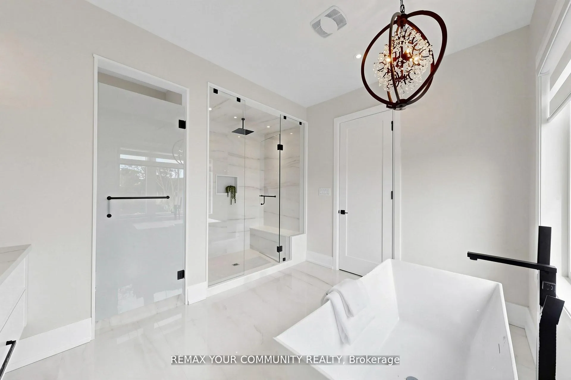 Photo 34 of 97 Ranee Avenue, Toronto, Englemount-Lawrence — HOMEH