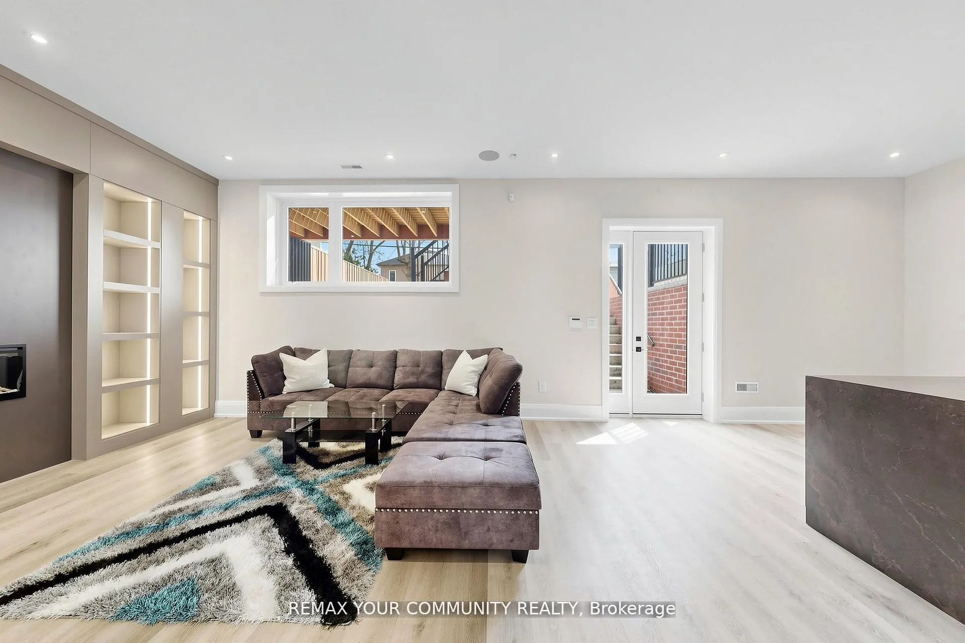 Photo 38 of 97 Ranee Avenue, Toronto, Englemount-Lawrence — HOMEH