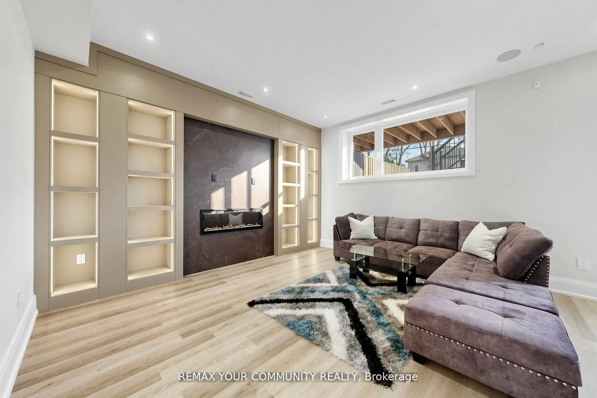 Photo 39 of 97 Ranee Avenue, Toronto, Englemount-Lawrence — HOMEH