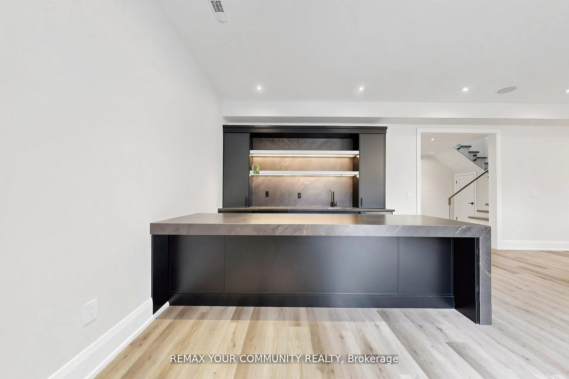 Photo 41 of 97 Ranee Avenue, Toronto, Englemount-Lawrence — HOMEH