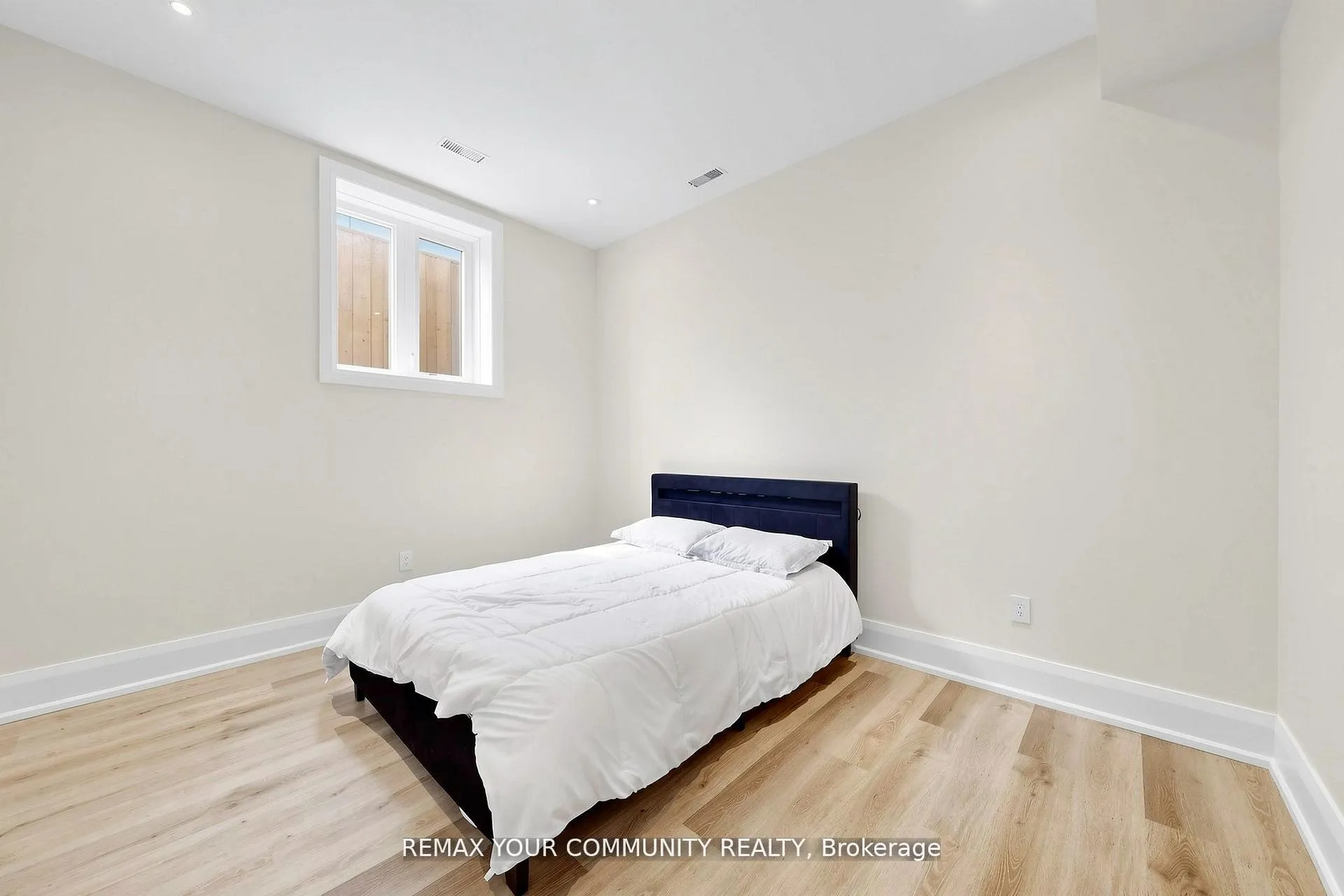 Photo 44 of 97 Ranee Avenue, Toronto, Englemount-Lawrence — HOMEH