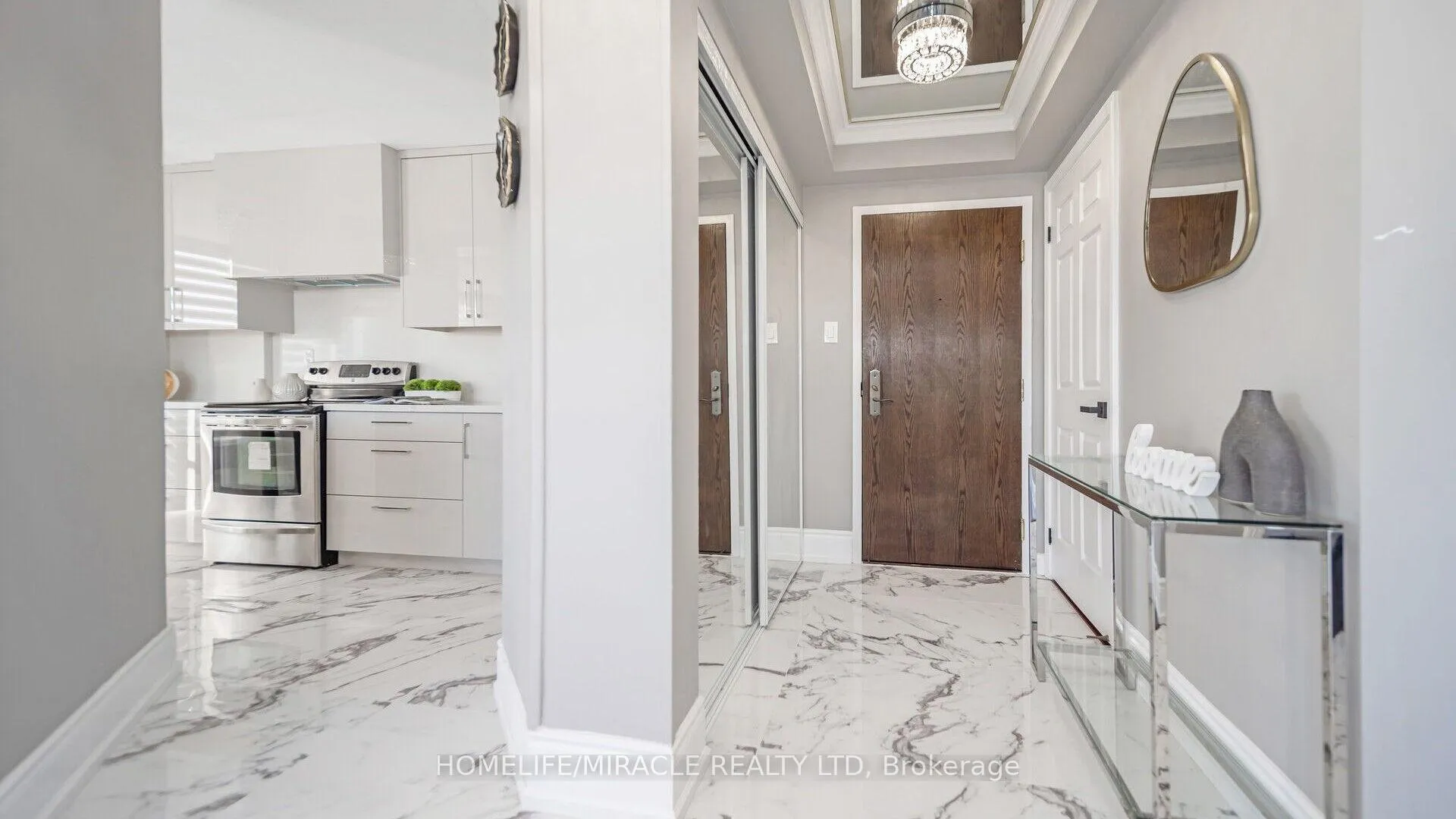 Photo 6 of Unit 510, 22 Hanover Road, Brampton, Queen Street Corridor — HOMEH