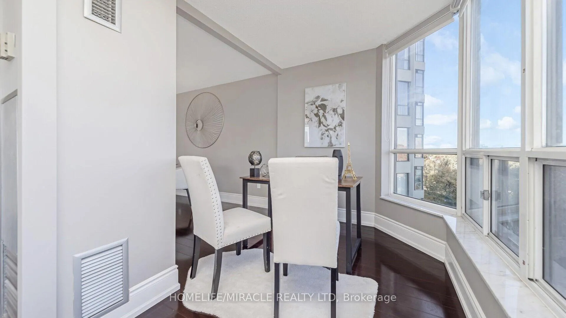 Photo 9 of Unit 510, 22 Hanover Road, Brampton, Queen Street Corridor — HOMEH