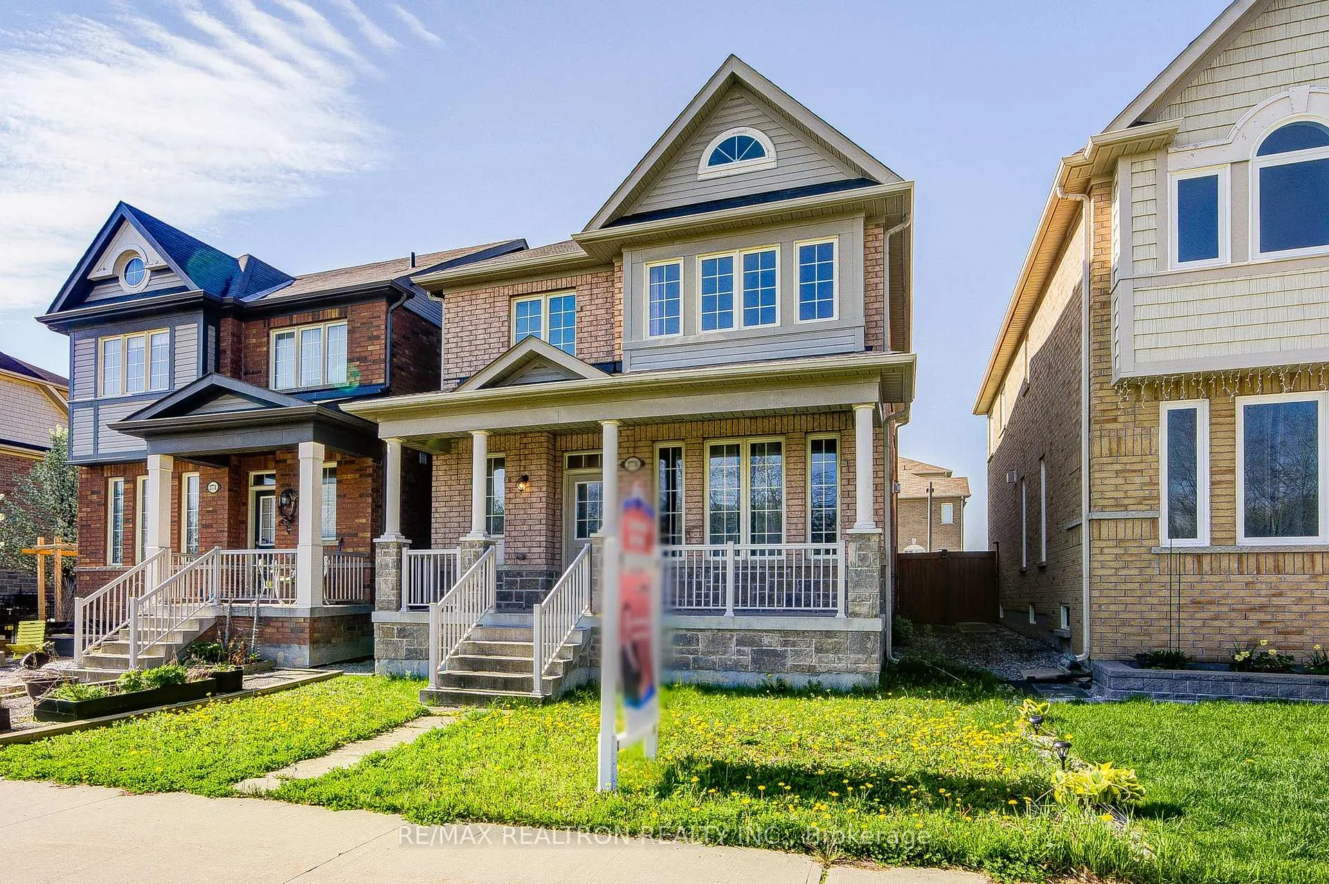 Photo 3 of 2776 Donald Cousens Parkway, Markham, Cornell — HOMEH