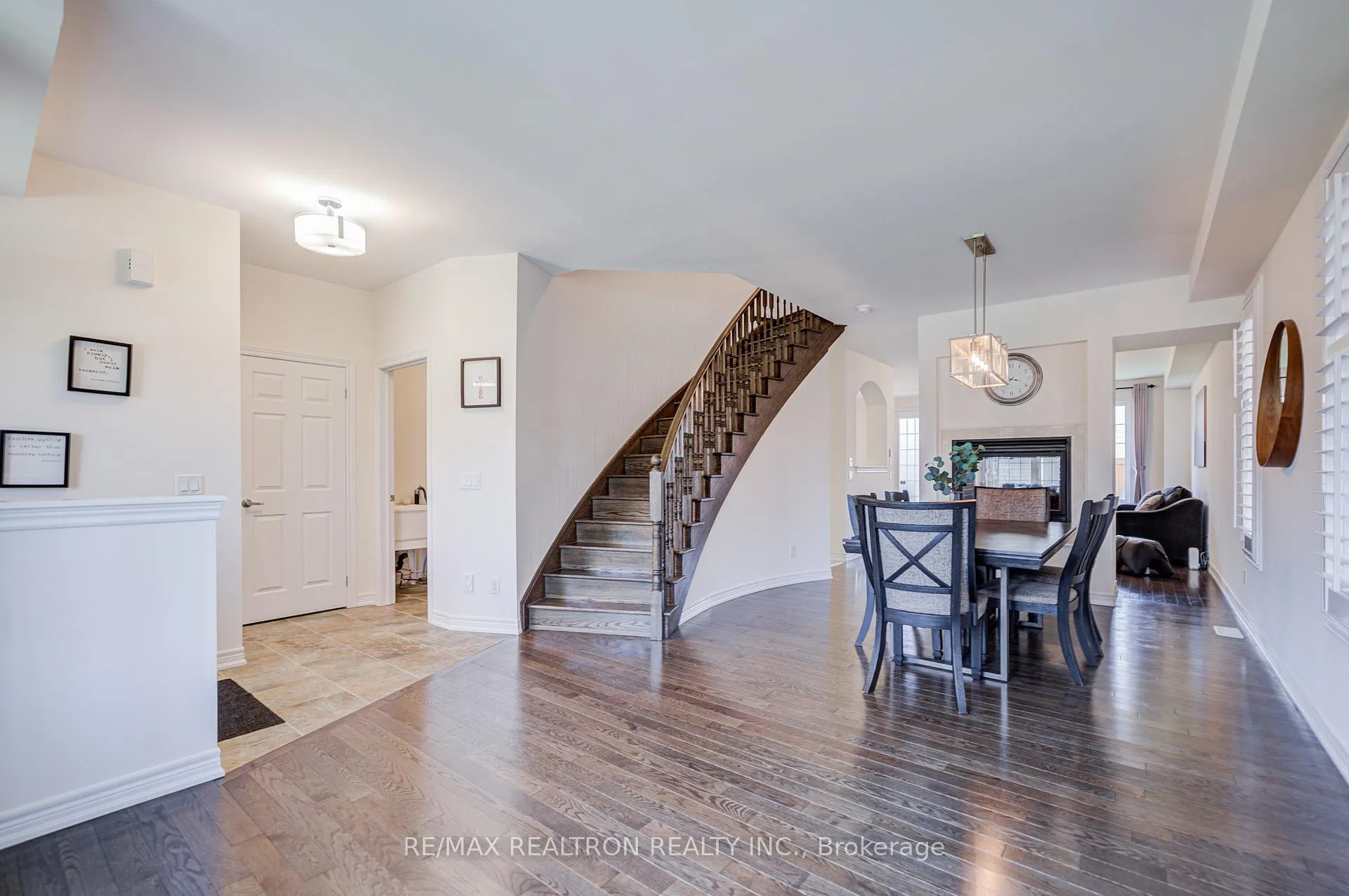 Photo 5 of 2776 Donald Cousens Parkway, Markham, Cornell — HOMEH