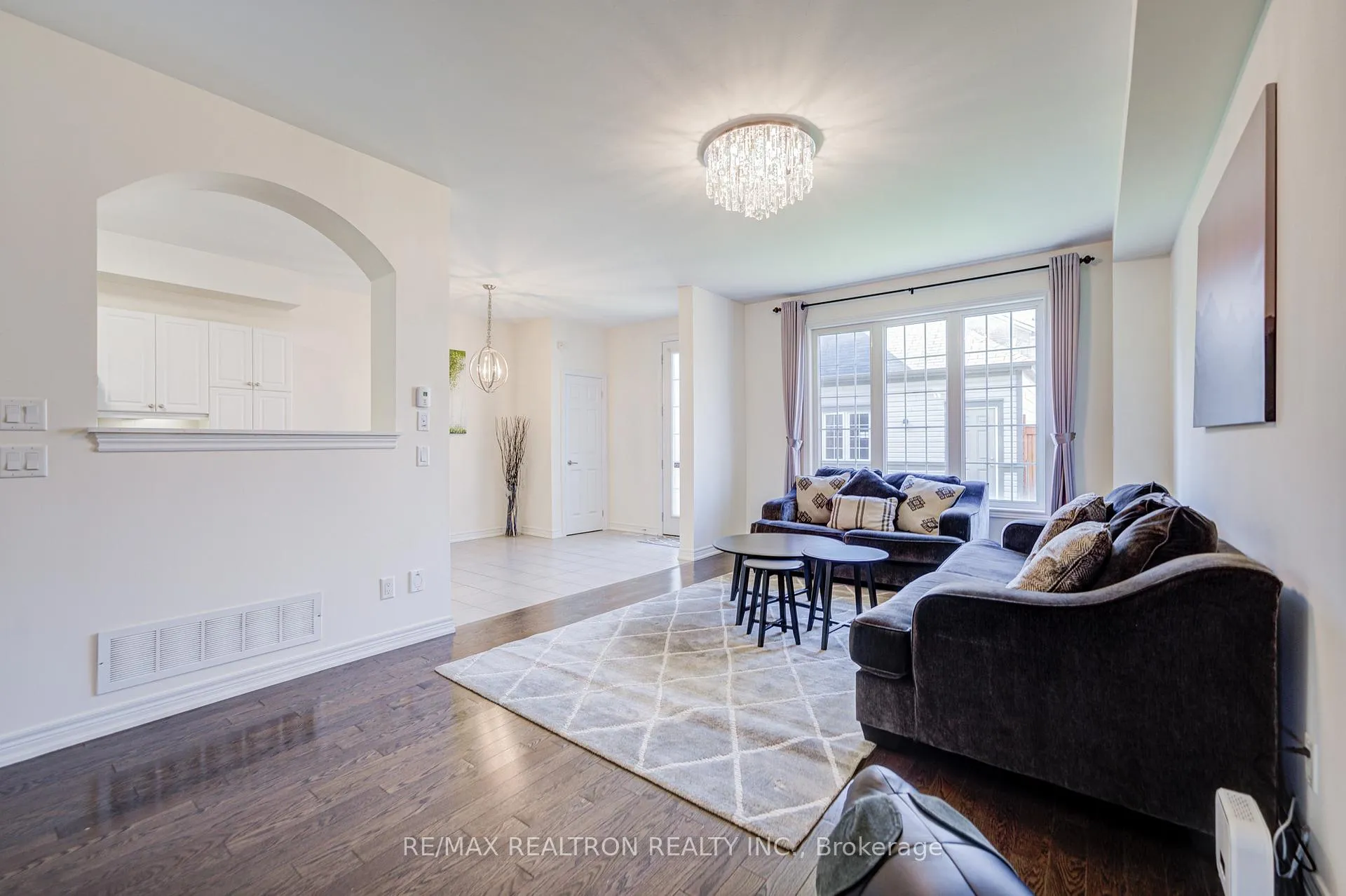 Photo 10 of 2776 Donald Cousens Parkway, Markham, Cornell — HOMEH