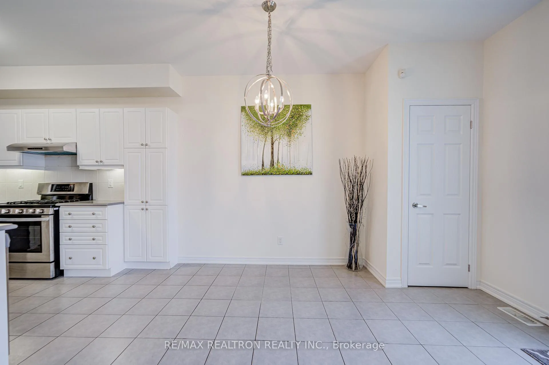 Photo 14 of 2776 Donald Cousens Parkway, Markham, Cornell — HOMEH