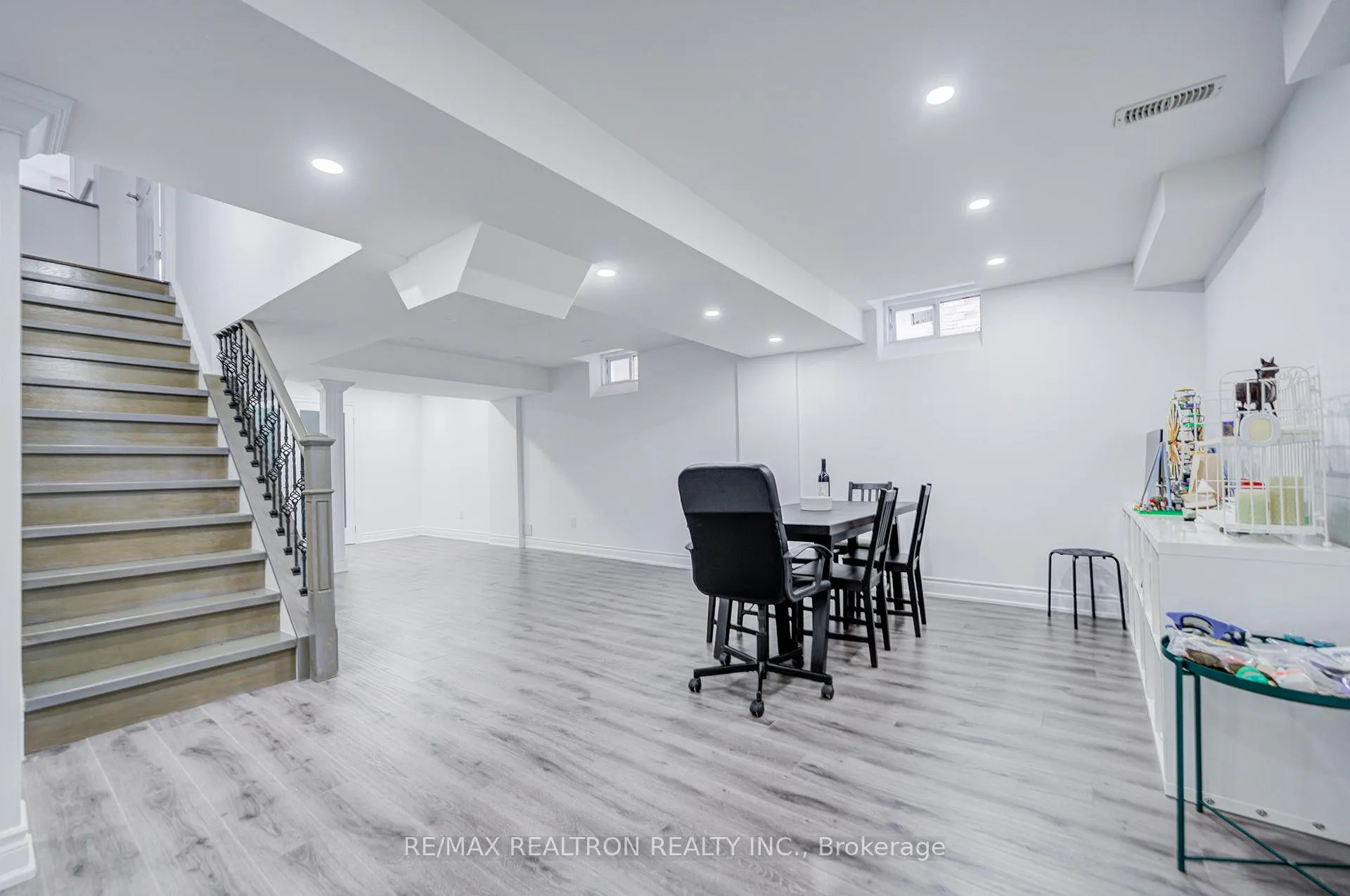 Photo 33 of 2776 Donald Cousens Parkway, Markham, Cornell — HOMEH