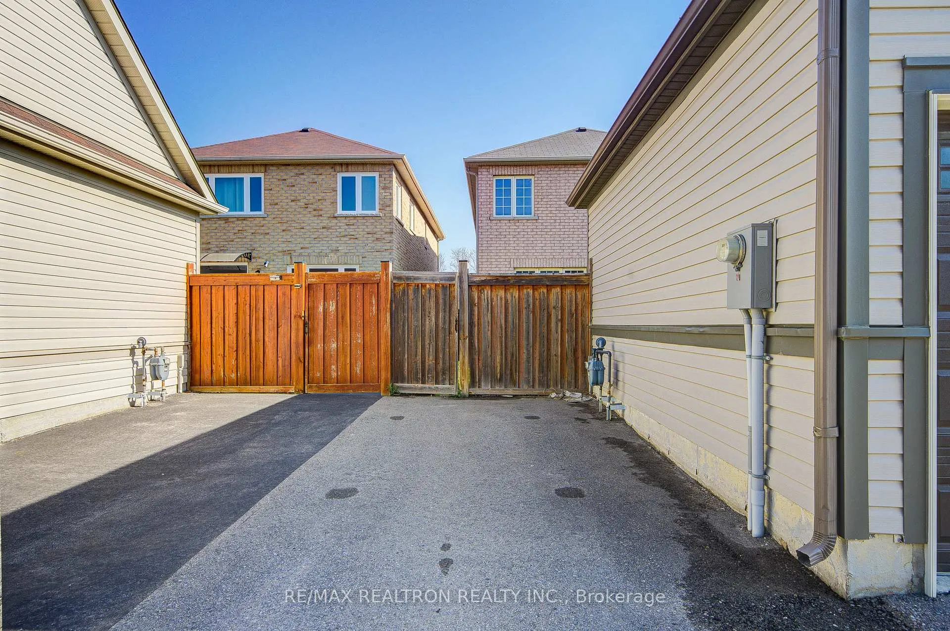 Photo 43 of 2776 Donald Cousens Parkway, Markham, Cornell — HOMEH