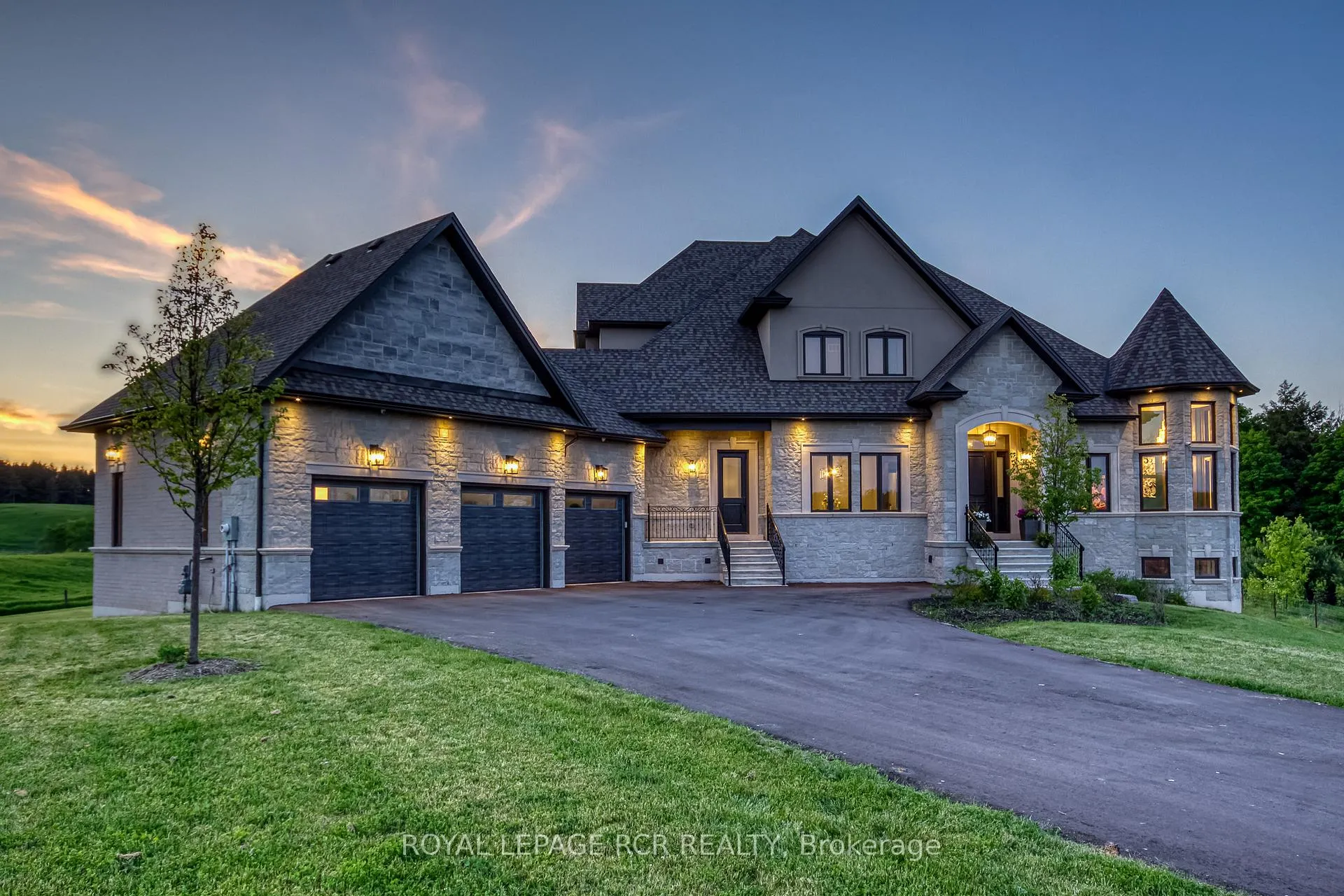 Photo 1 of 166 Logan Road, Caledon, Palgrave — HOMEH