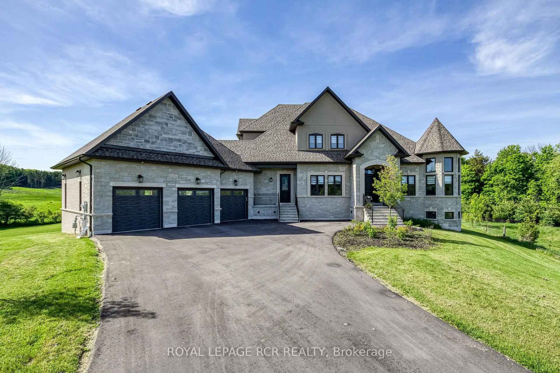 Photo 2 of 166 Logan Road, Caledon, Palgrave — HOMEH