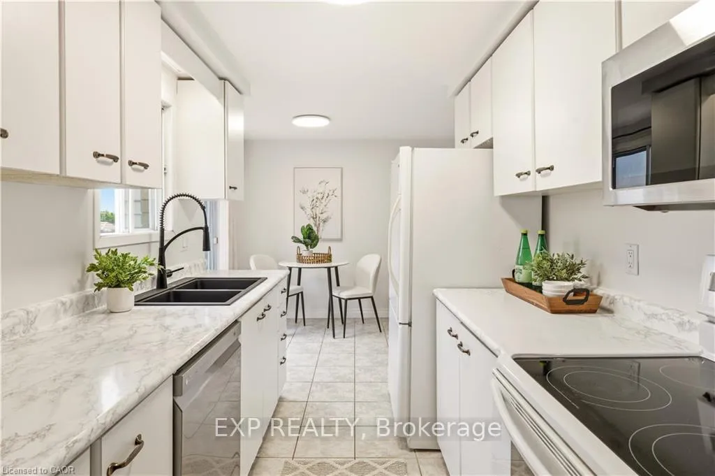 Photo 8 of 45 Catalina Court, Kitchener — HOMEH