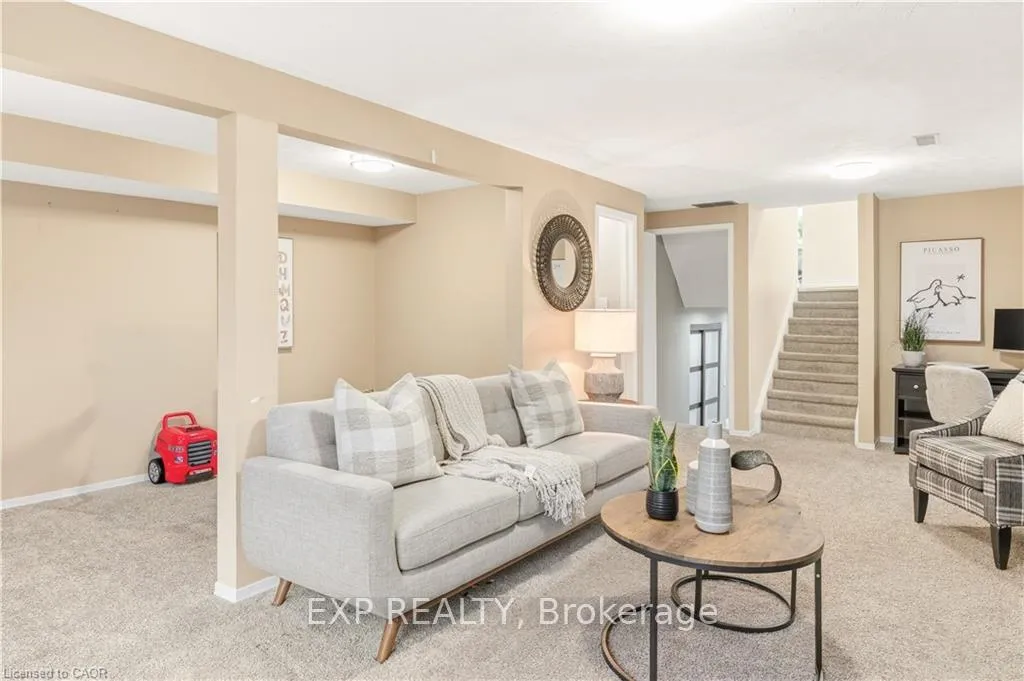 Photo 25 of 45 Catalina Court, Kitchener — HOMEH